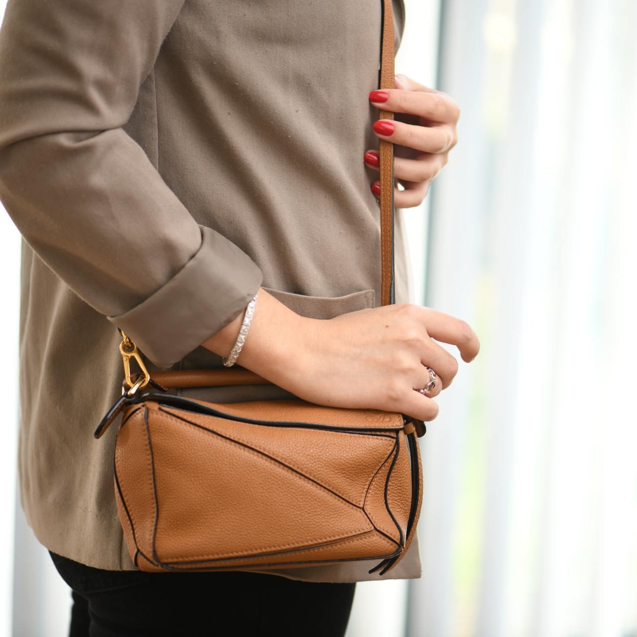 Loewe Mini Puzzle Light Caramel Leather Shoulder Crossbody Bag In Excellent Condition For Sale In Banbury, GB