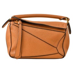 Loewe Mini Puzzle léger sac à bandoulière en cuir caramel