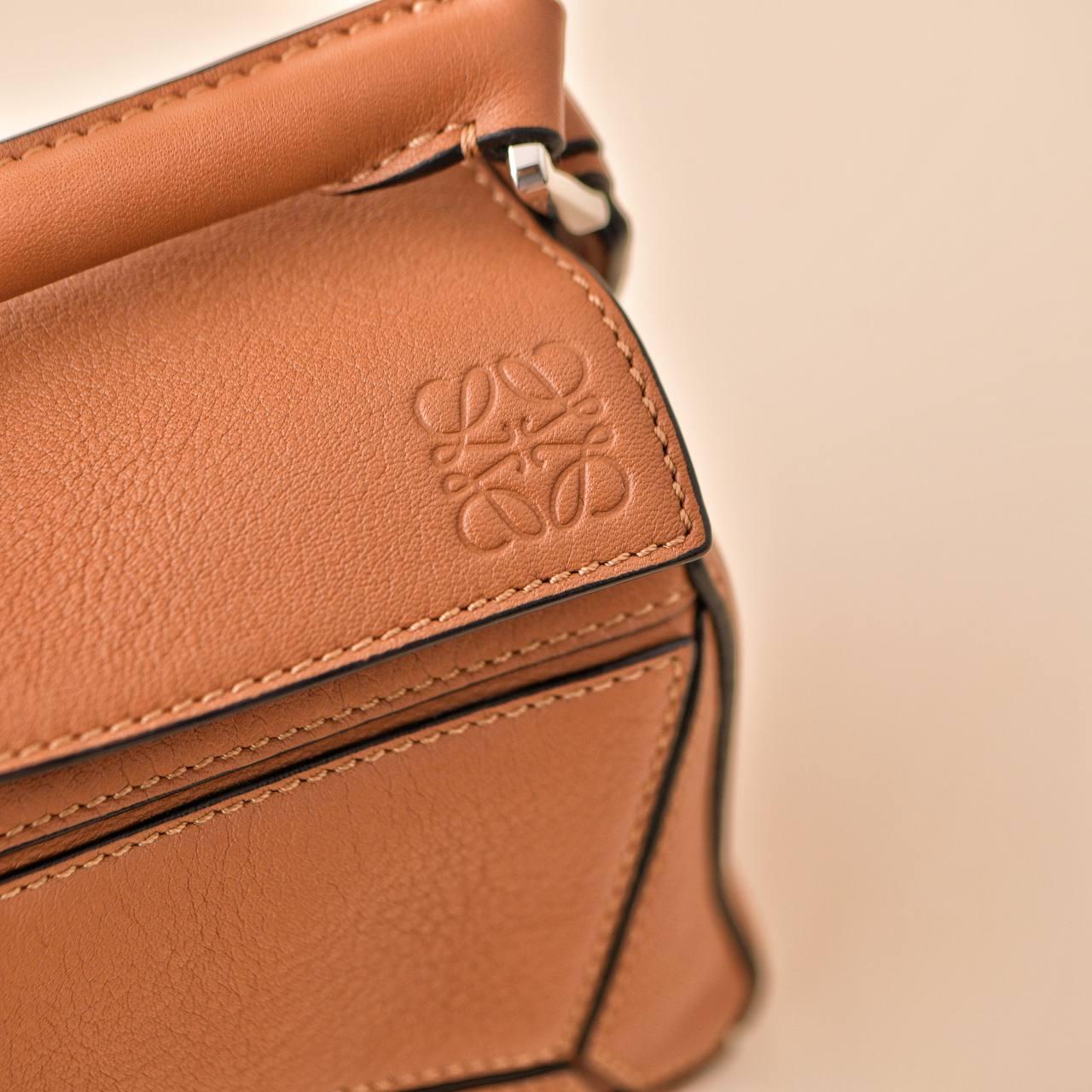 Loewe Mini Puzzle Tan Leather Shoulder Crossbody Bag For Sale 5