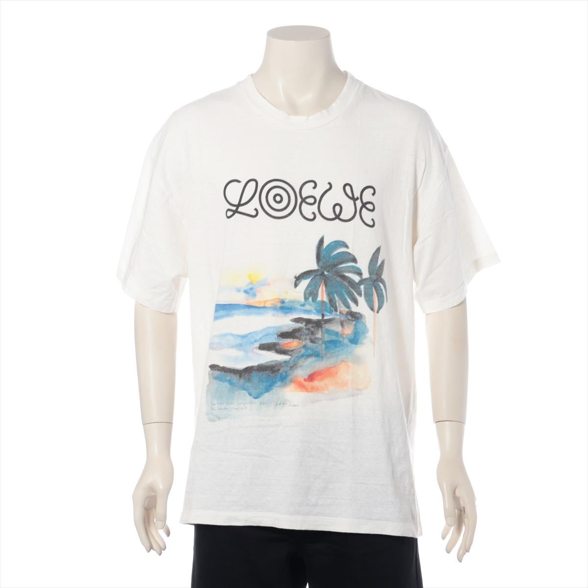 *ships around 11/11

The Loewe Nature Print Cotton T-shirt in white is a stylish and artistic piece that captures the brand's love for nature and craftsmanship. Made from soft, high-quality cotton, the T-shirt features a beautiful nature-inspired