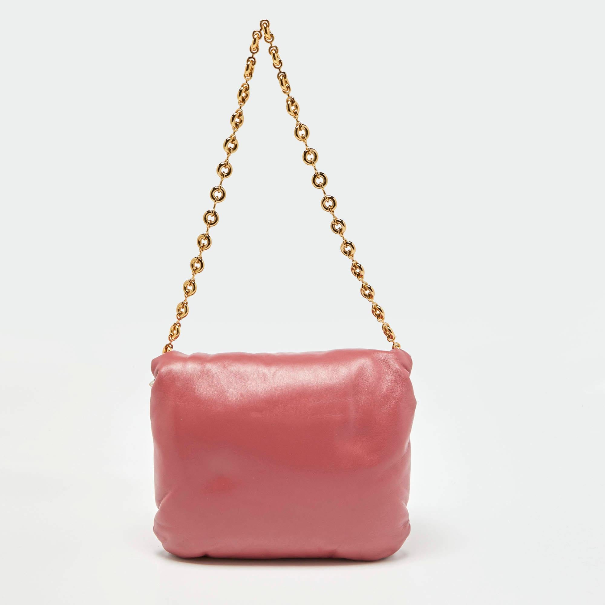 Loewe Old Rose Leather Goya Chain Shoulder Bag In Excellent Condition In Dubai, Al Qouz 2