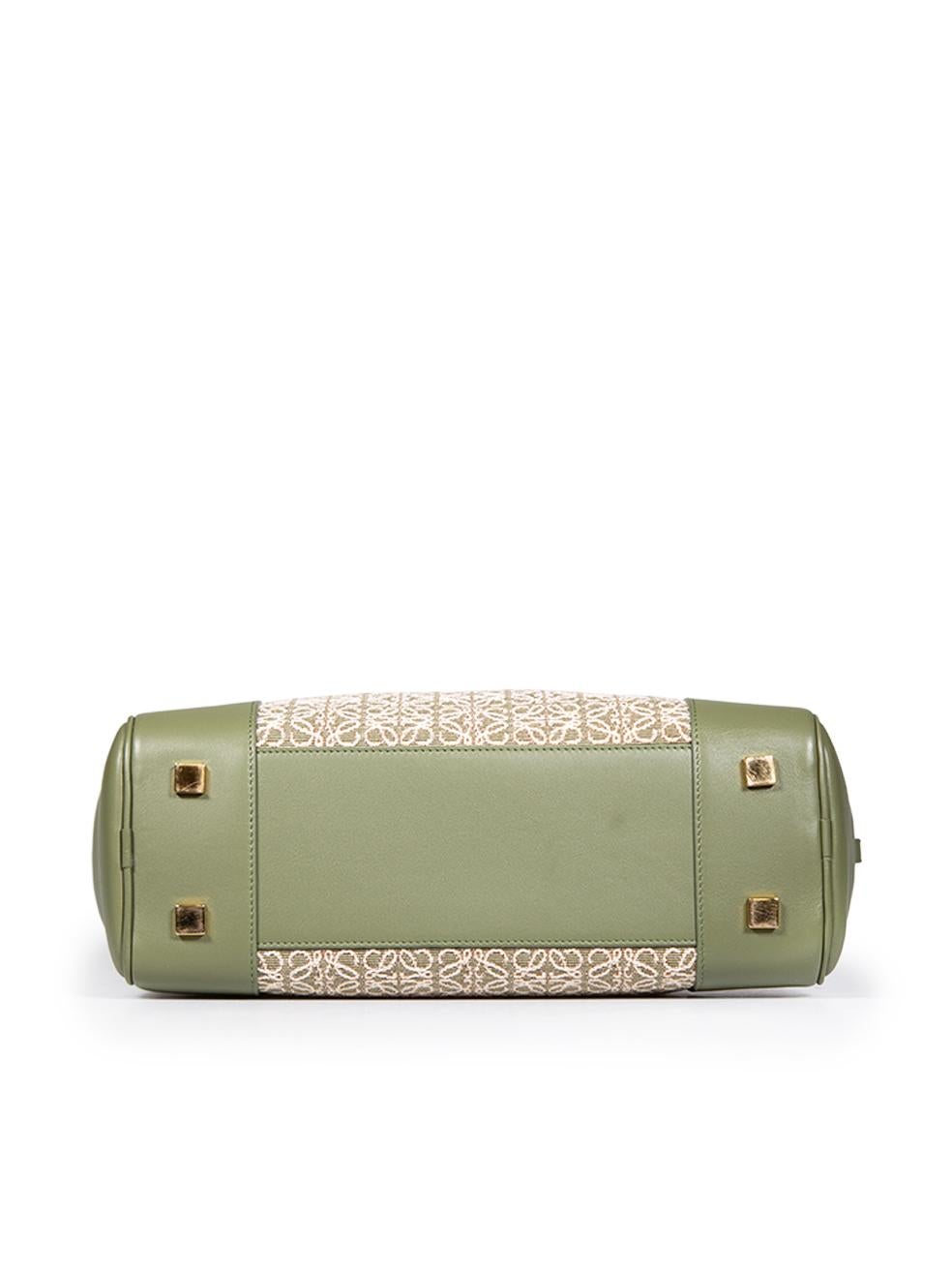 Loewe Verde Oliva Anagrama Jacquard Amazona 28 en Bueno Estado en London, GB