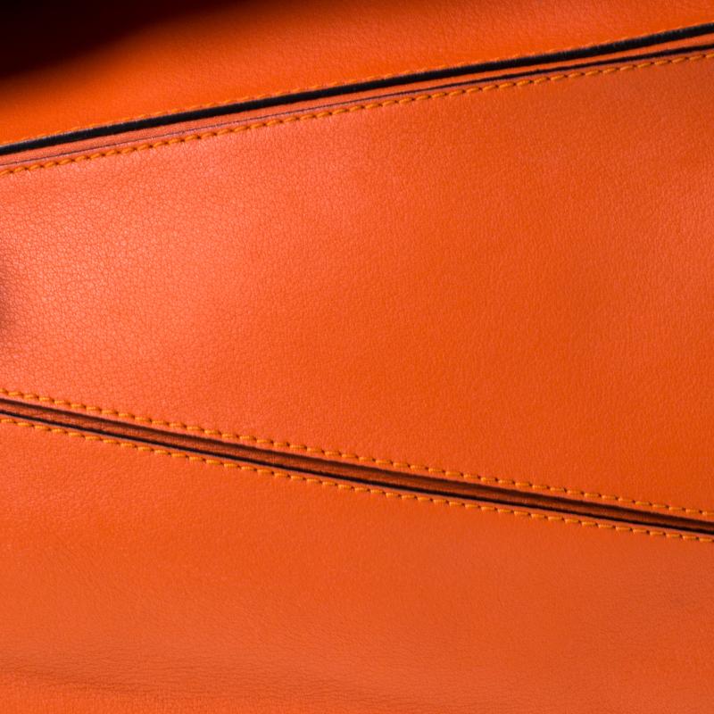 Loewe Orange Leather Puzzle Bag In Excellent Condition For Sale In Dubai, Al Qouz 2