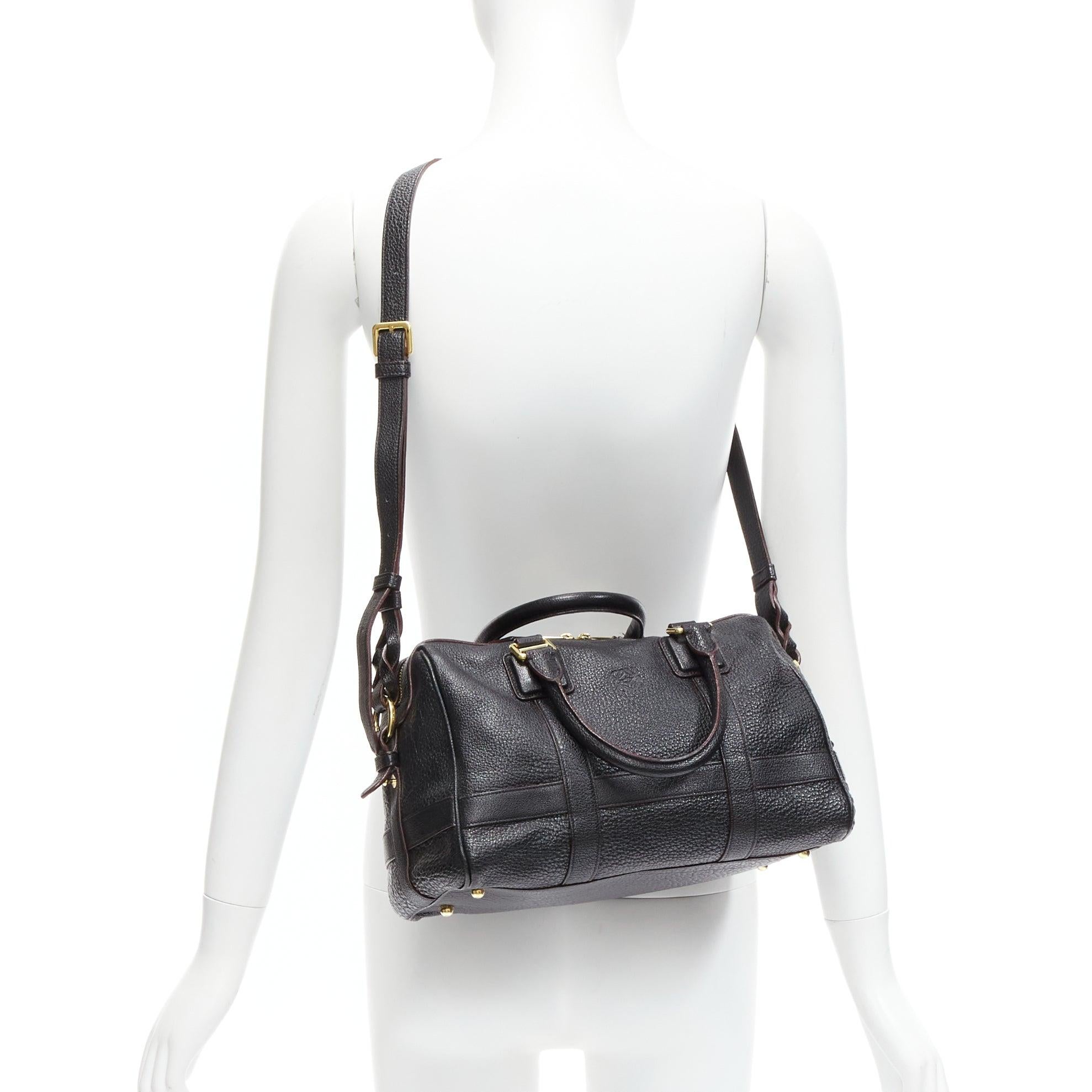 LOEWE Paseo 30 black anagram goatskin crossbody tote bag
Reference: TGAS/D00700
Brand: Loewe
Model: Paseo 30
Material: Leather
Color: Black, Gold
Pattern: Solid
Closure: Zip
Lining: Red Leather
Extra Details: Strap is not detachable. This Paseo