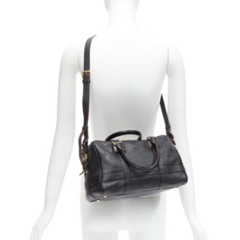 LOEWE Paseo 30 black anagram goatskin crossbody tote bag
Reference: TGAS/D00700
Brand: Loewe
Model: Paseo 30
Material: Leather
Color: Black, Gold
Pattern: Solid
Closure: Zip
Lining: Red Leather
Extra Details: Strap is not detachable. This Paseo