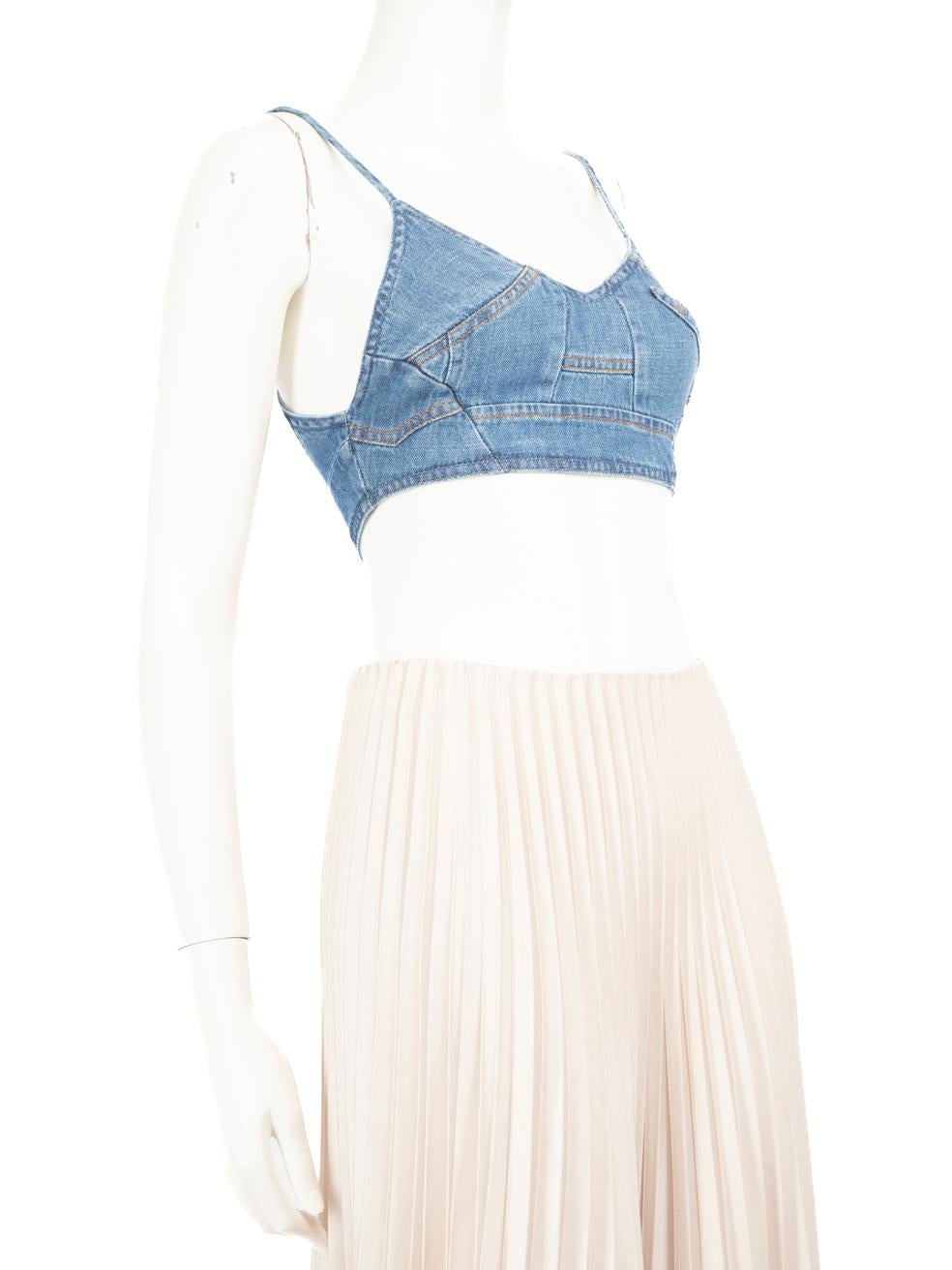 CONDITION is Never worn, with tags. No visible wear to the top is evident on this new Paula´s Ibiza x Loewe designer resale item.
  
  
  
  Details
  
  
  Blue
  
  Denim
  
  Top
  
  Cropped fit
  
  Sleeveless
  
  V-neck
  
  Side snap button
