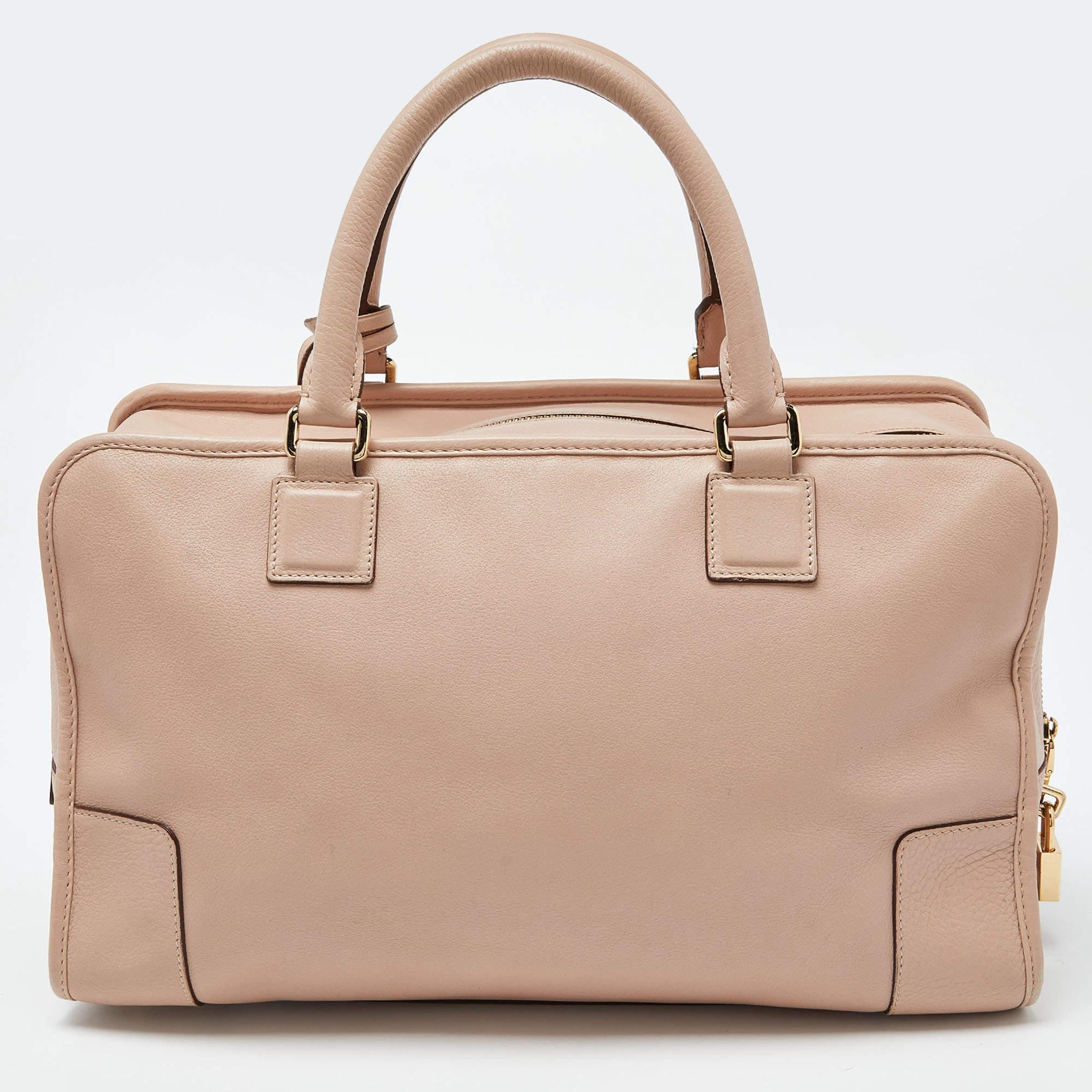 This satchel is rendered in the finest quality materials into an elegant design. Versatile and functional, it is well-sized for your daily use