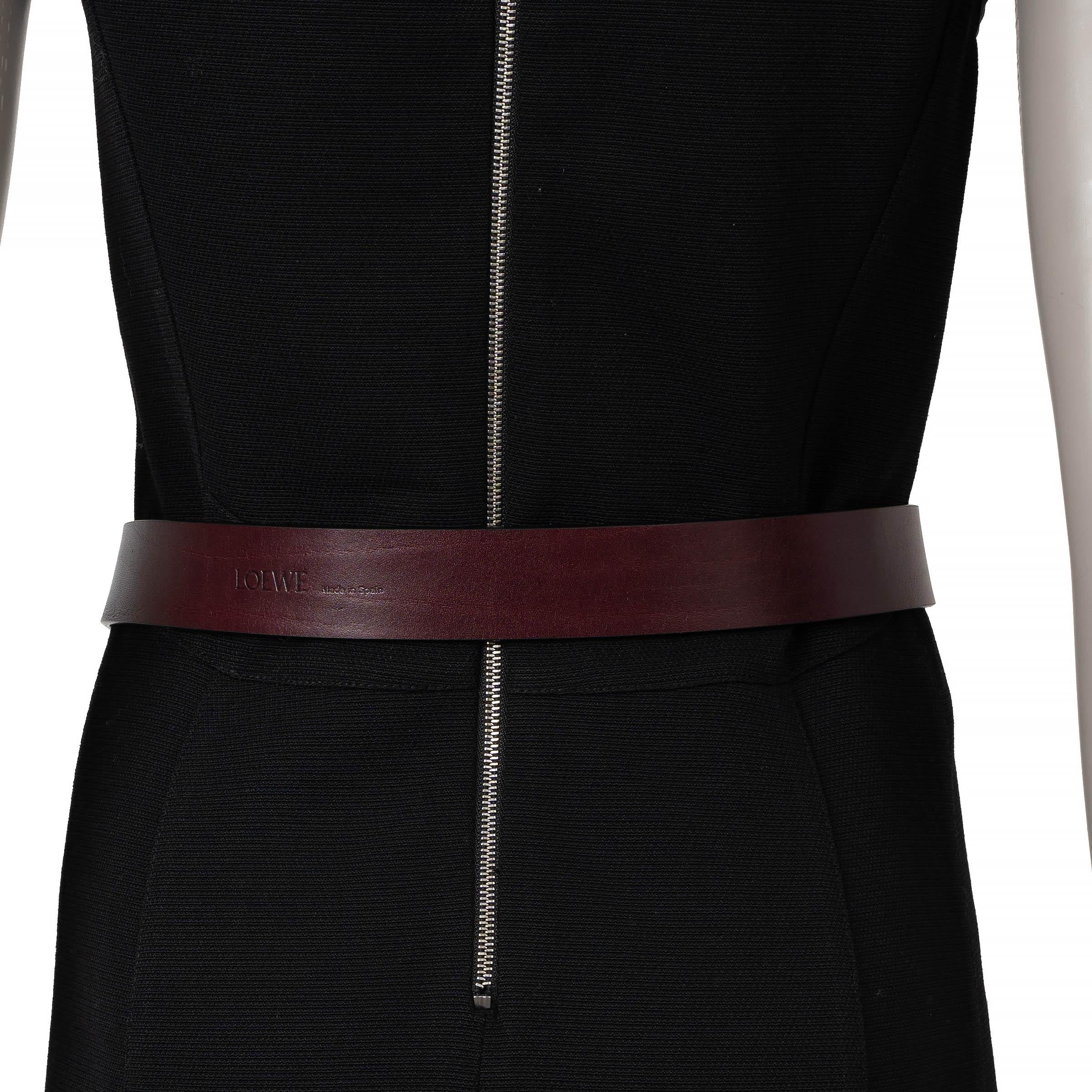 LOEWE Prugunda burgundy leather ROUNDED BUCKLE BELT 75 / 30 In Excellent Condition In Zürich, CH