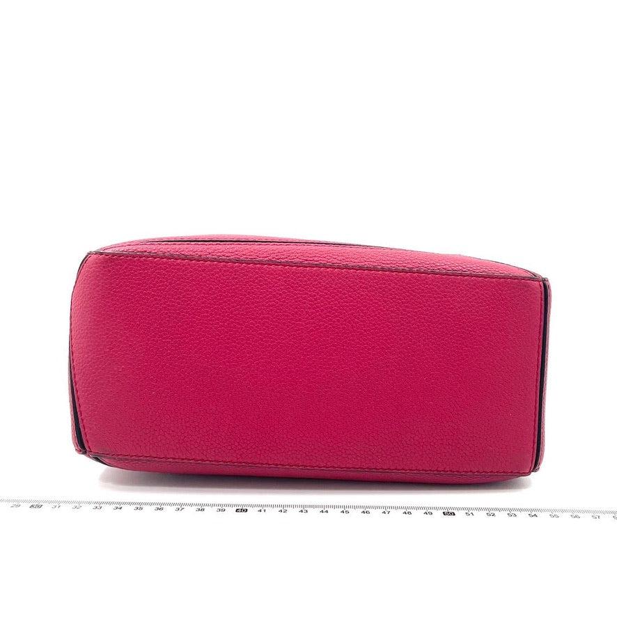 Loewe Puzzle bag small raspberry pink leather In Excellent Condition In AUBERVILLIERS, FR