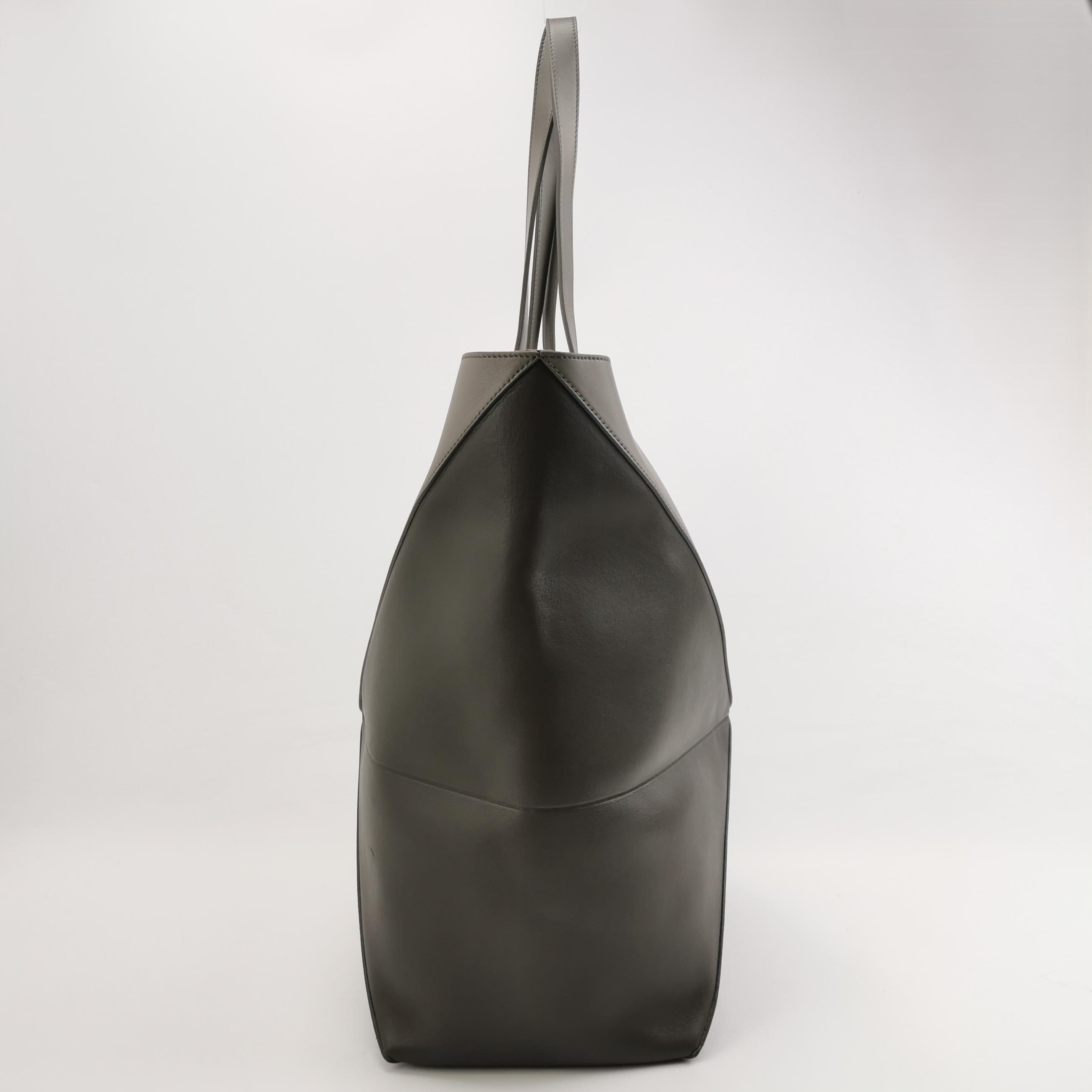 Nero Loewe Puzzle Foldes grande in pelle di vitello grigio nero Tote Bag in vendita