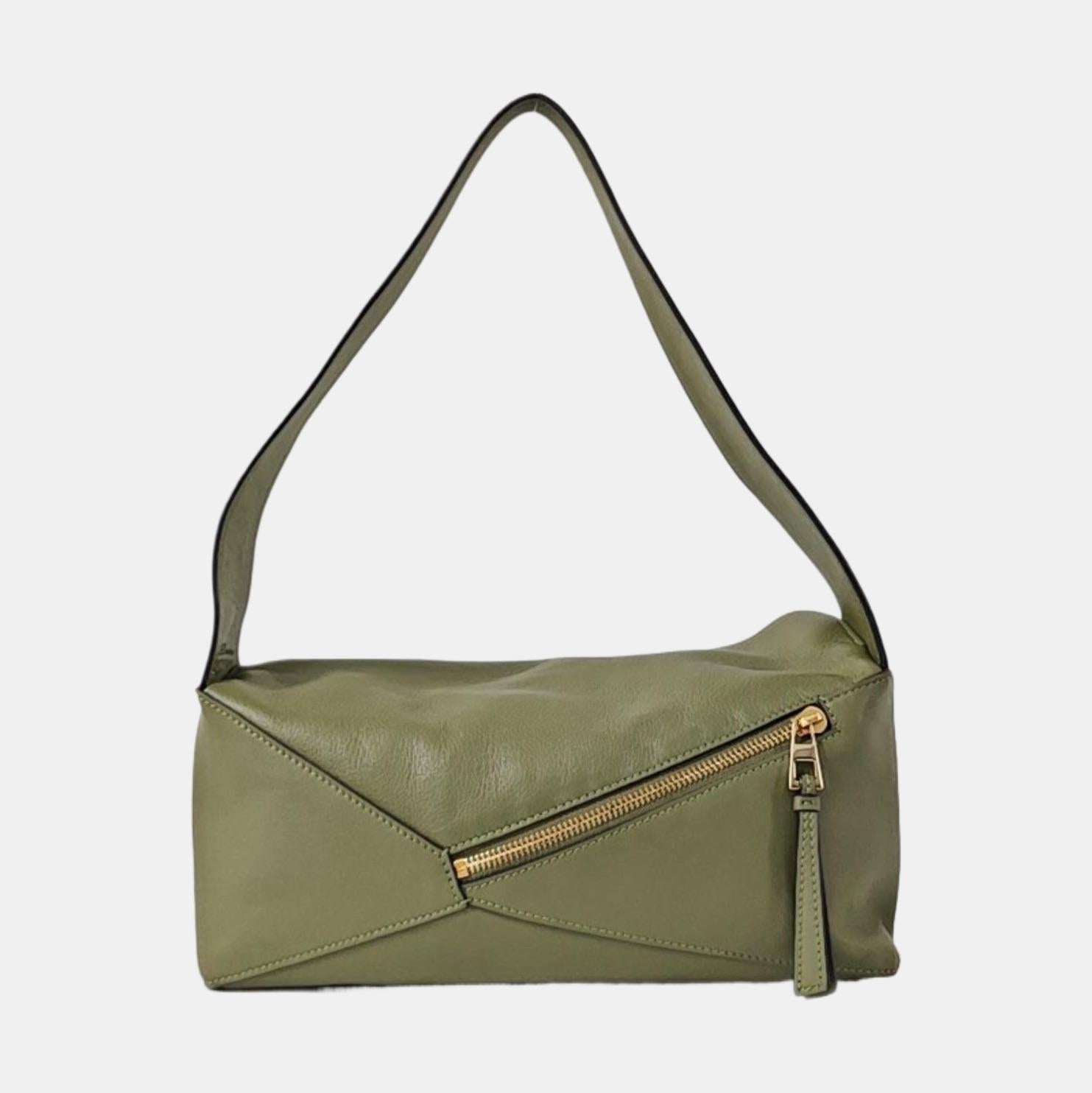 Loewe Puzzle Sac à bandoulière en cuir vert Pour femmes en vente
