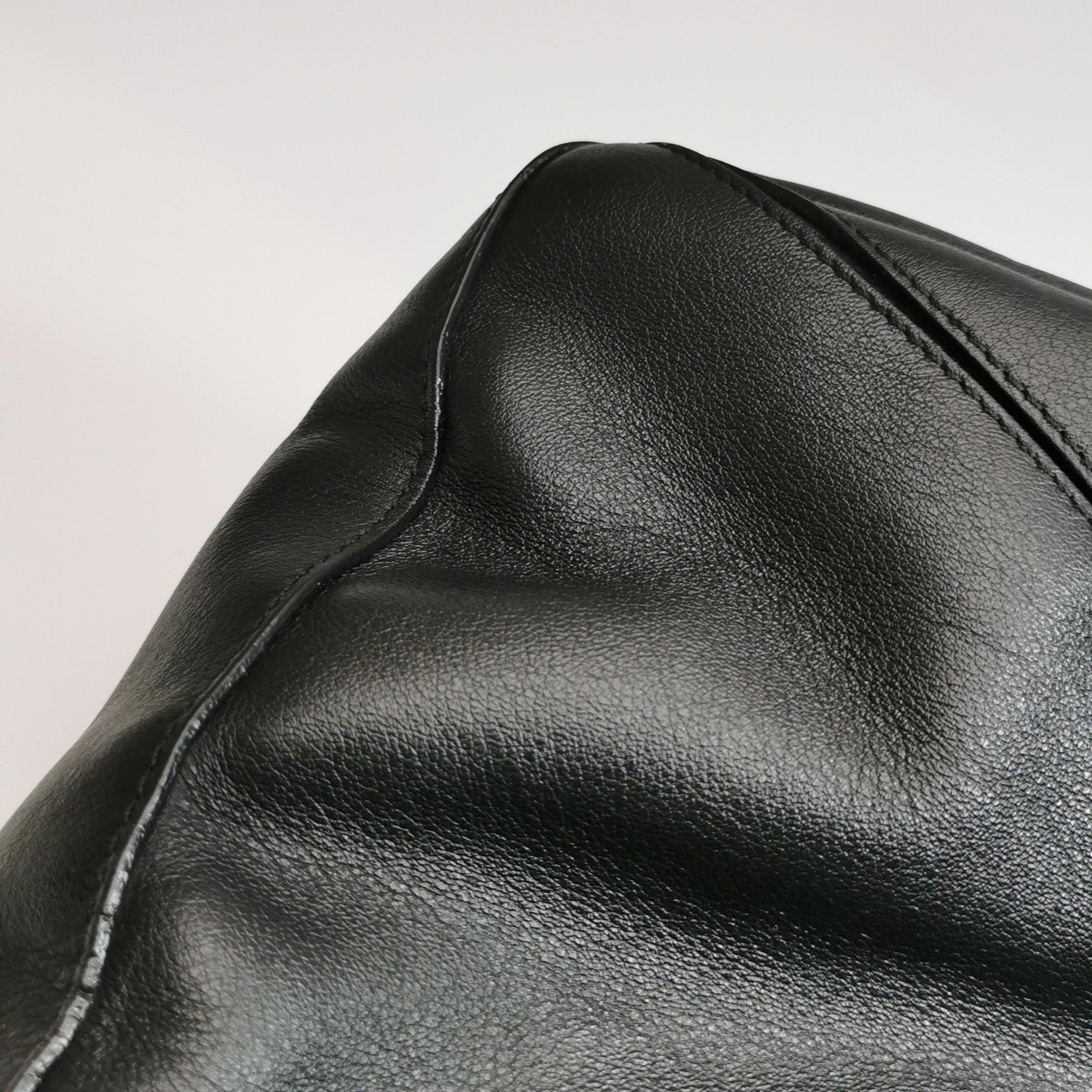 Loewe Puzzle Large Black Smooth Leather White Logo in vendita 8