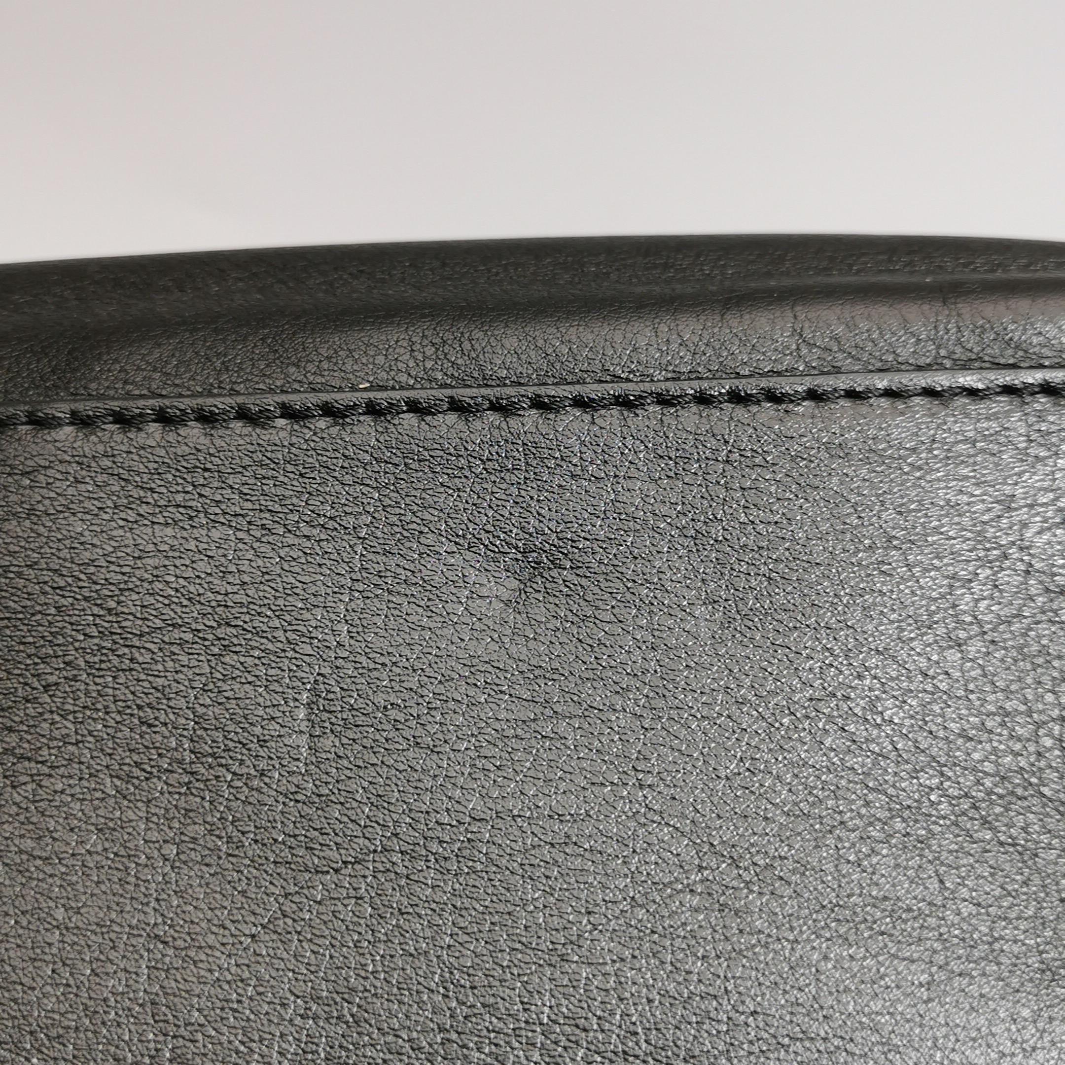 Loewe Puzzle Large Black Smooth Leather White Logo in vendita 15