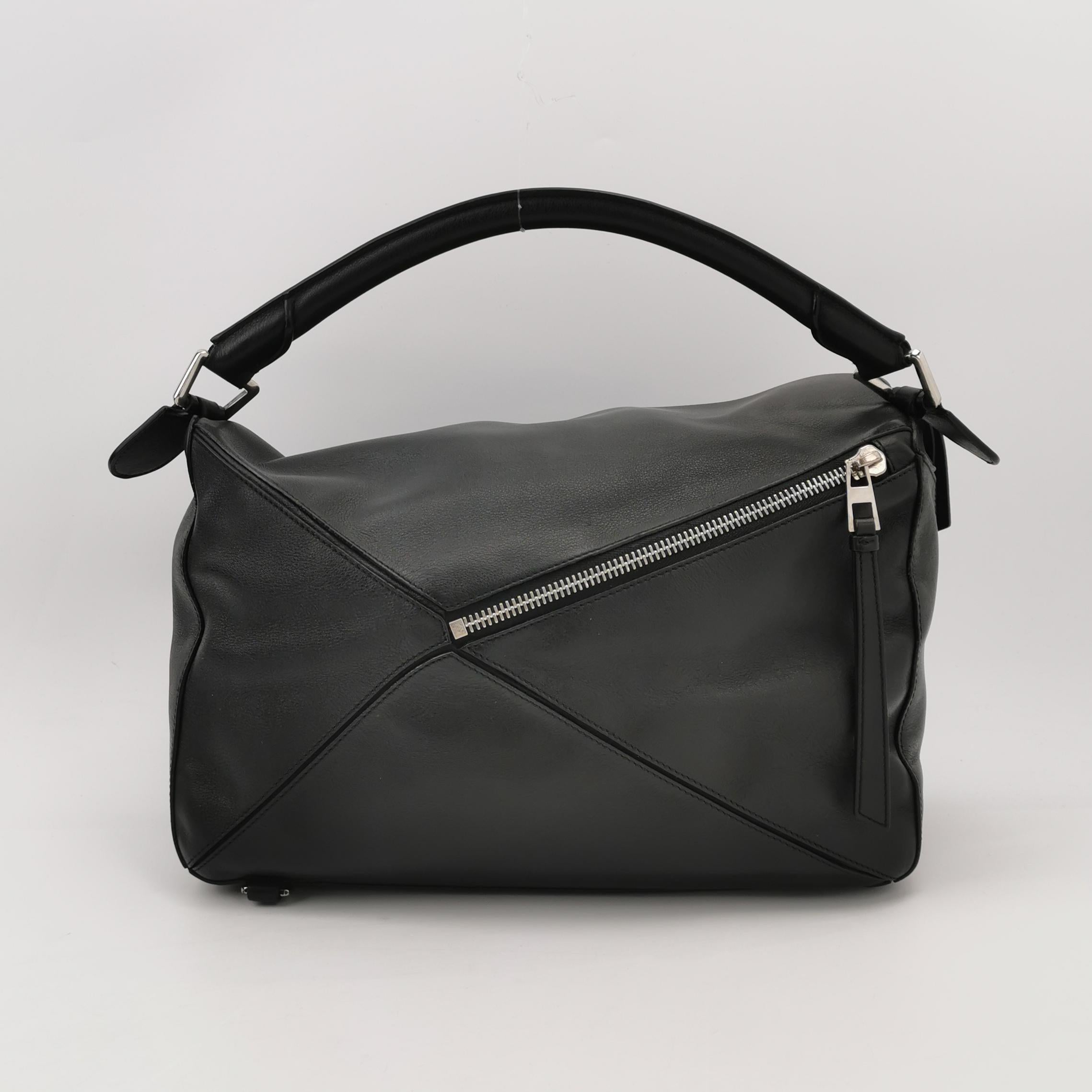 Nero Loewe Puzzle Large Black Smooth Leather White Logo in vendita