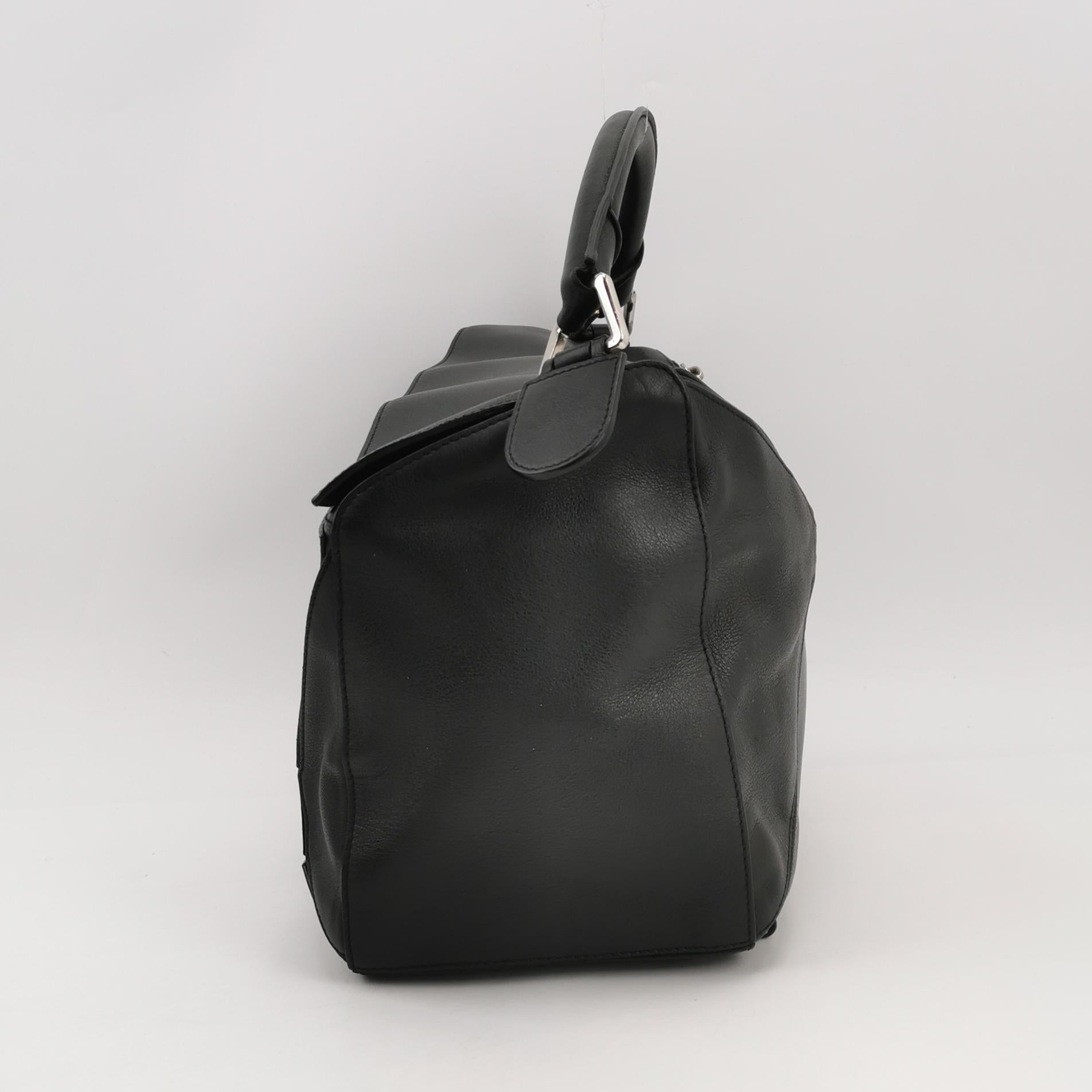 Donna Loewe Puzzle Large Black Smooth Leather White Logo in vendita