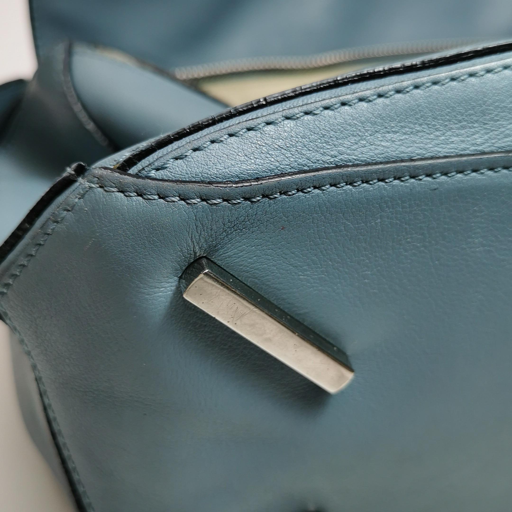 Loewe Puzzle Medium Ash blue Calfskin Leather Crossbody Bag For Sale 8