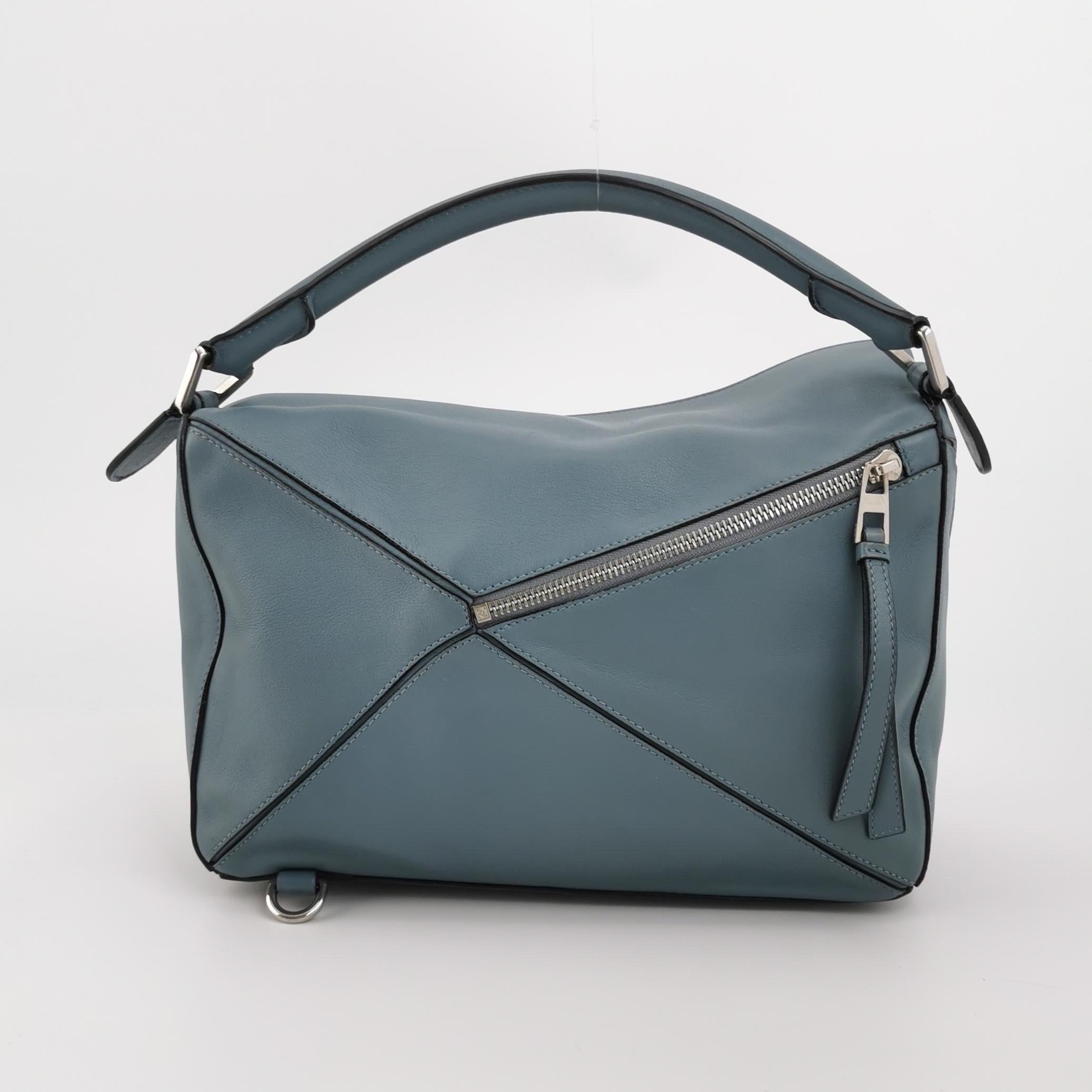 Gray Loewe Puzzle Medium Ash blue Calfskin Leather Crossbody Bag For Sale