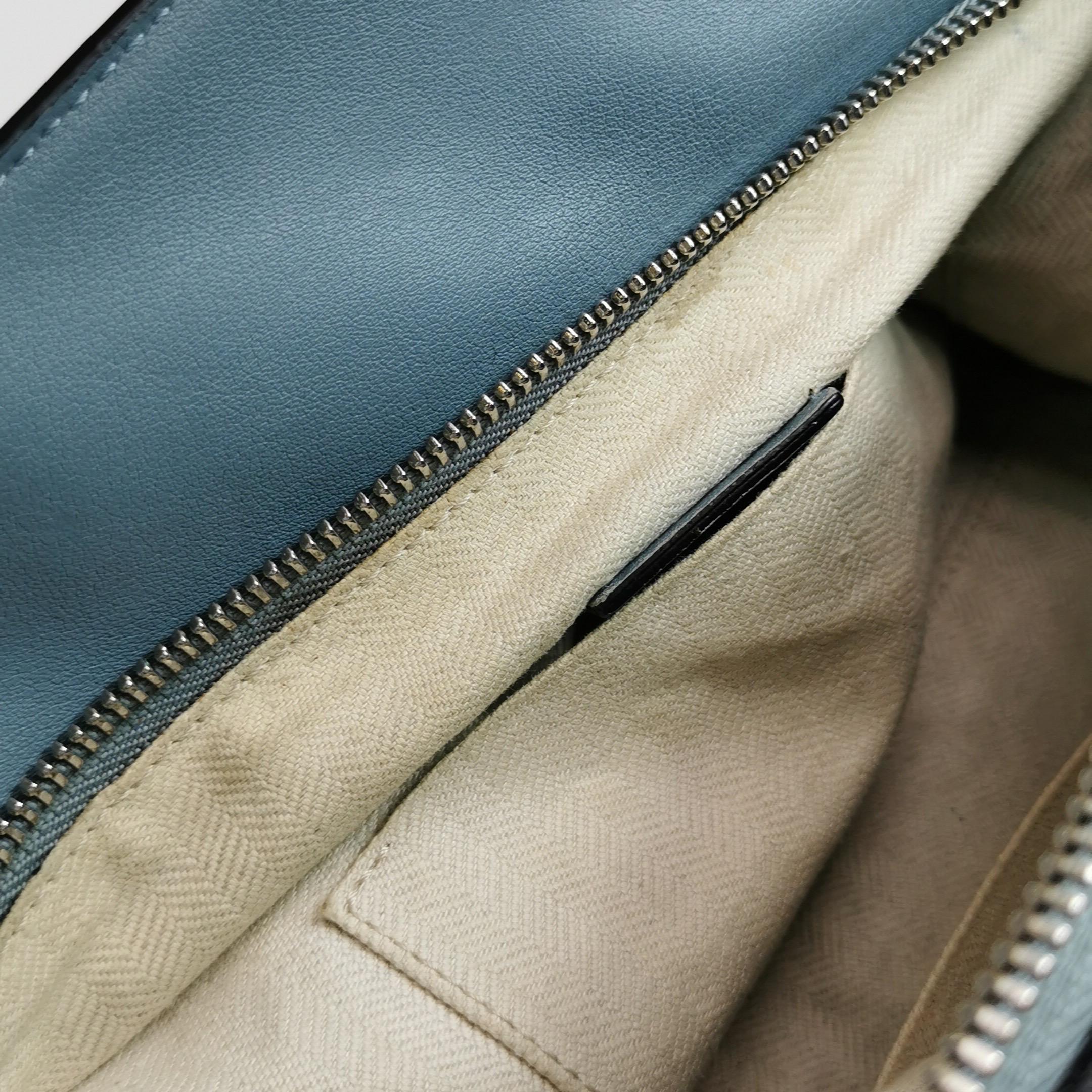 Loewe Puzzle Medium Ash blue Calfskin Leather Crossbody Bag For Sale 4
