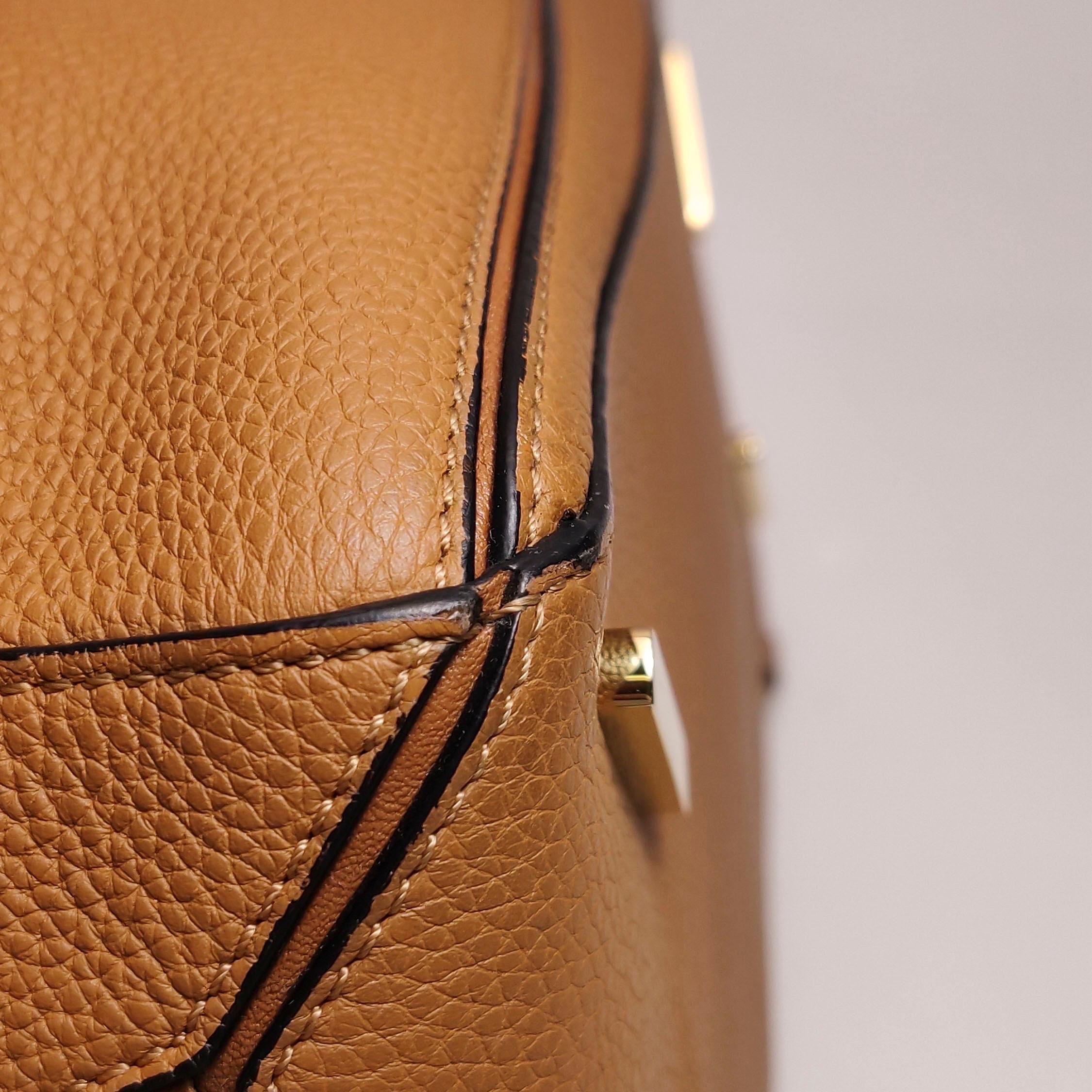 Loewe Puzzle Medium en cuir marron avec bracelet brodé multicolore en vente 7