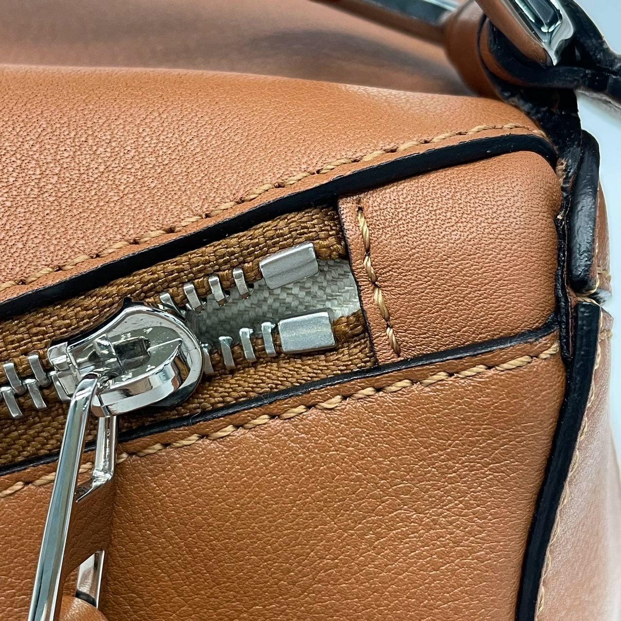 Bolso Loewe Puzzle mediano de piel de becerro color caramelo tostado 7
