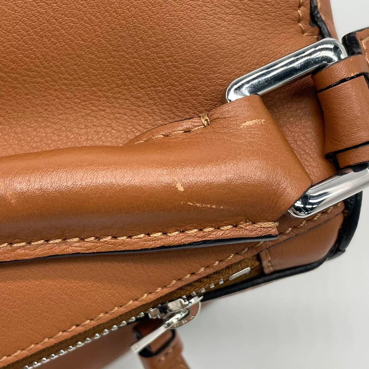 Bolso Loewe Puzzle mediano de piel de becerro color caramelo tostado 9
