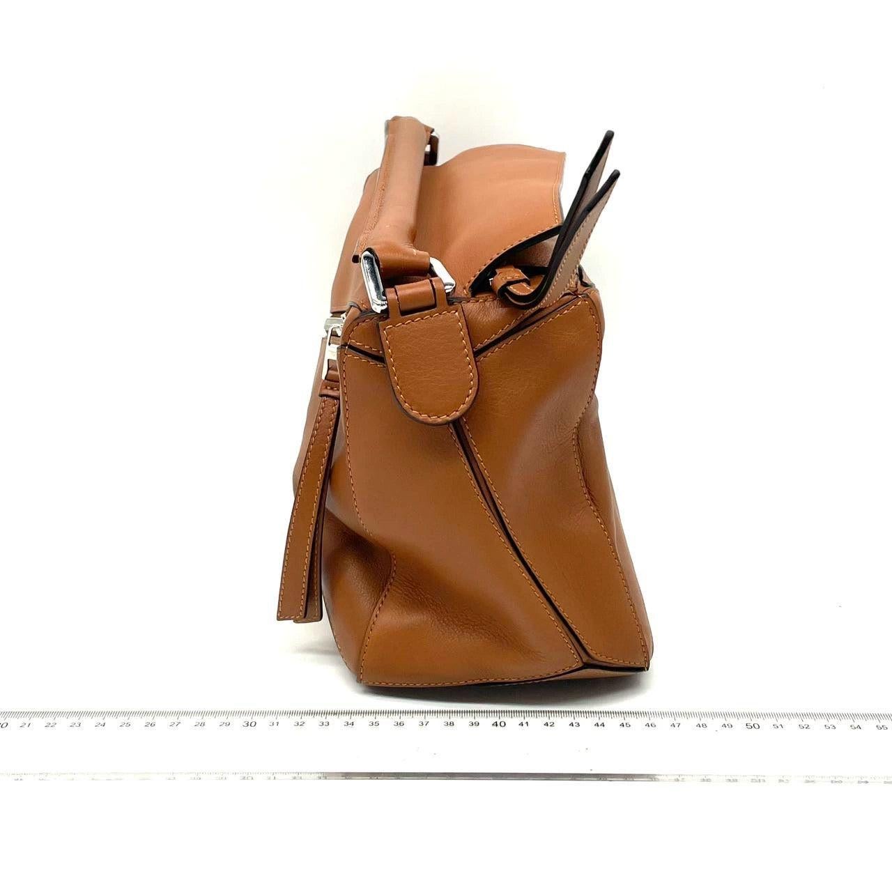 Bolso Loewe Puzzle mediano de piel de becerro color caramelo tostado 1