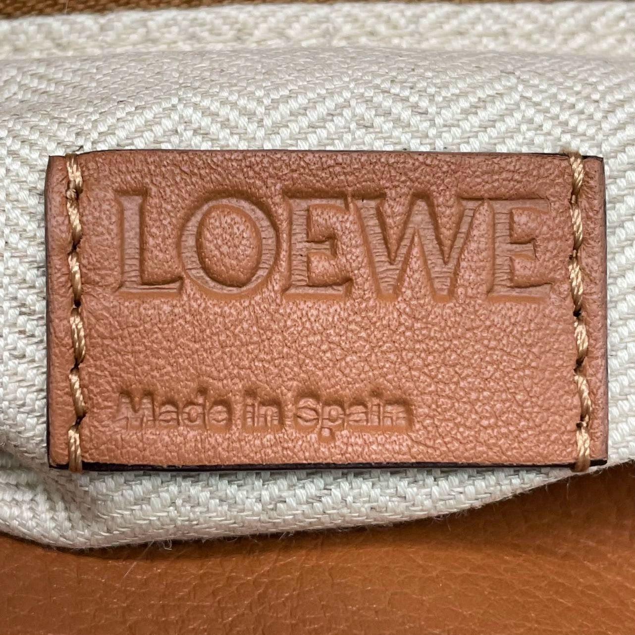Bolso Loewe Puzzle mediano de piel de becerro color caramelo tostado 2