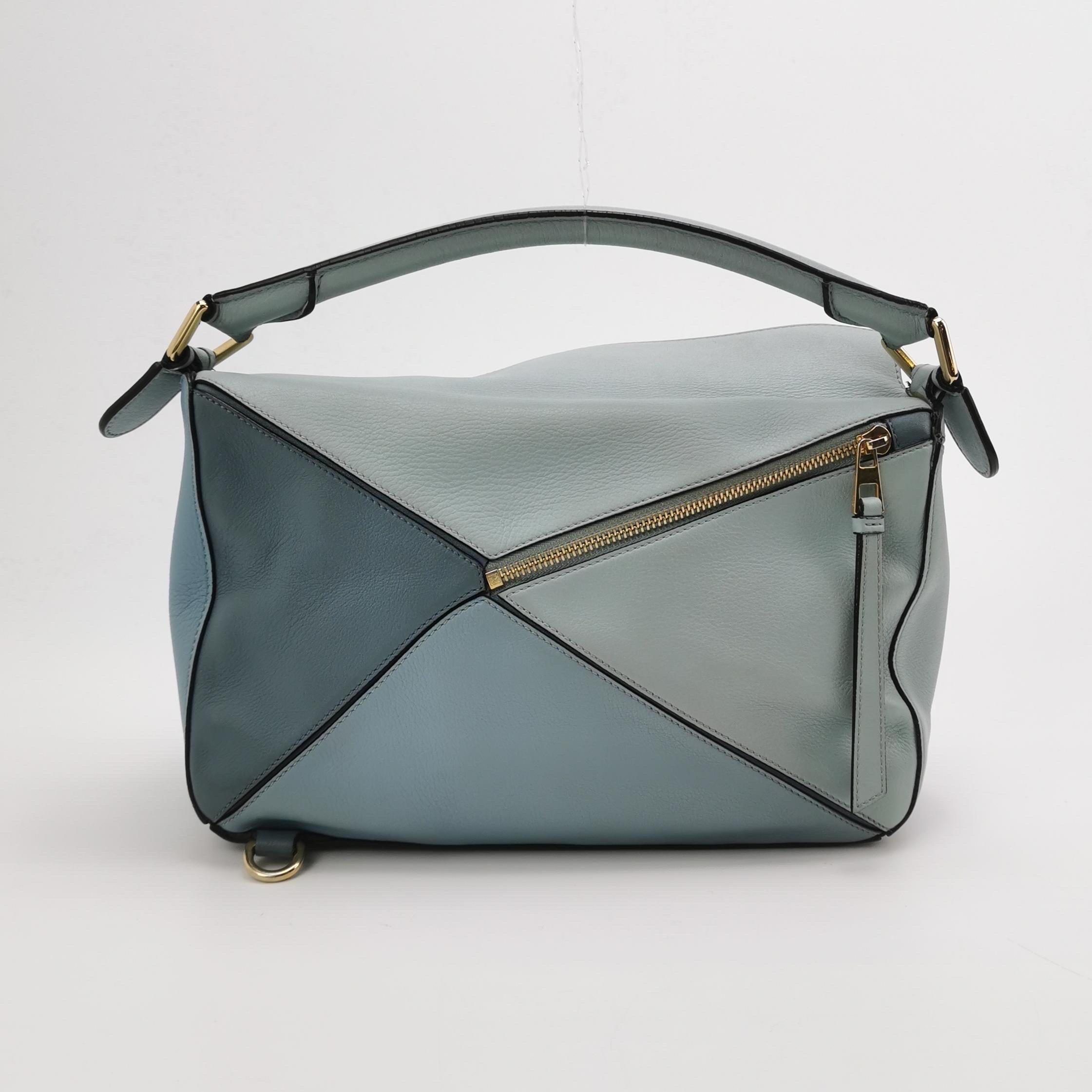 Grigio Loewe Puzzle Medium Multicolor Blue Calfskin Leather Crossbody Bag in vendita