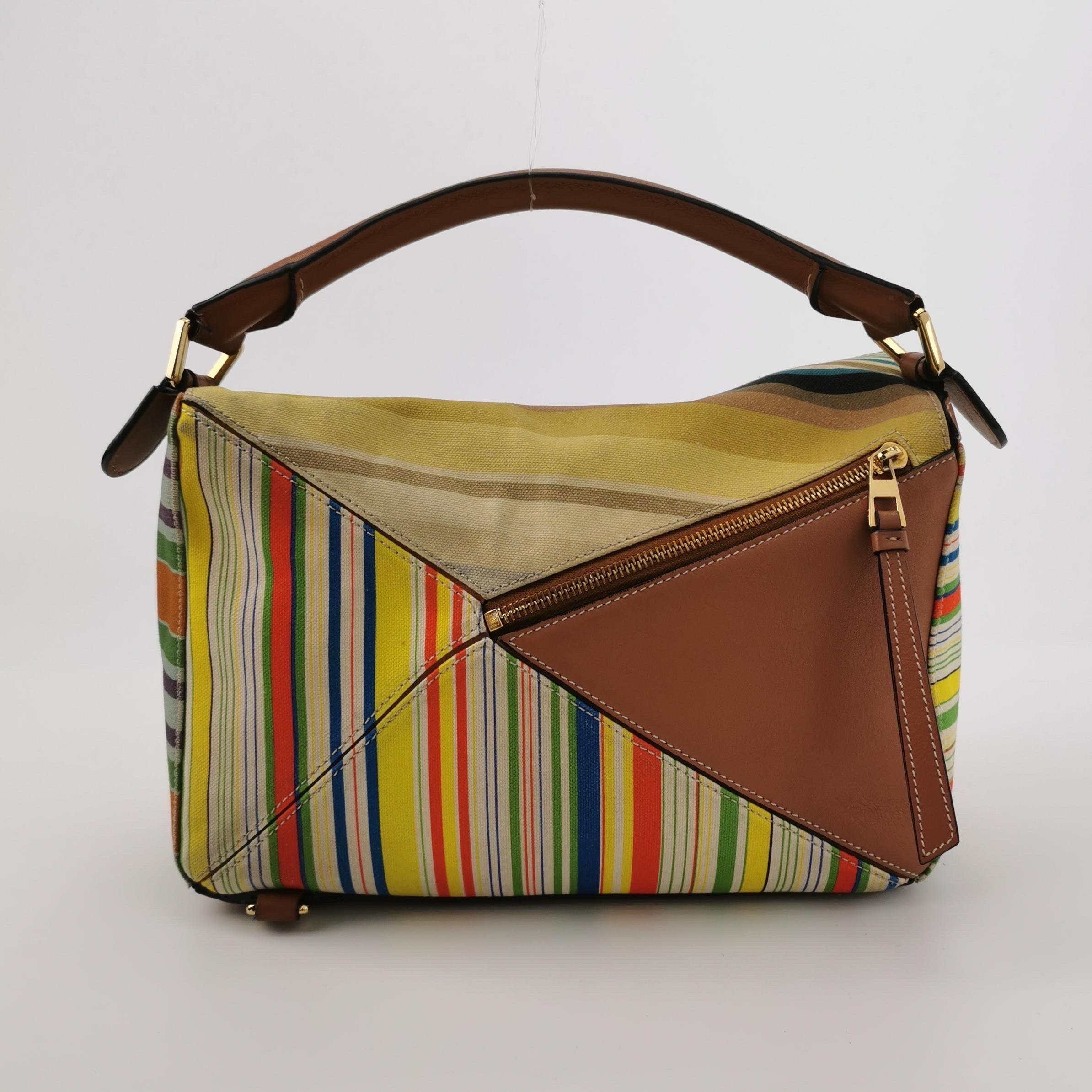 Loewe Puzzle Medium Multicolor Striped Canvas Leather Crossbody Bag en vente 1