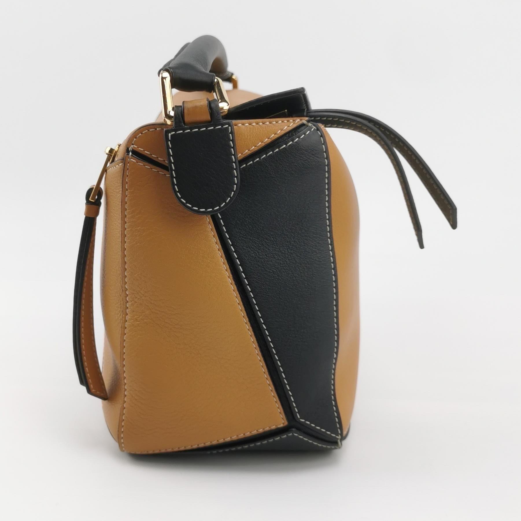 Loewe Puzzle Medium Multicolor Tricolor Black Yellow Calfskin leather bag In Excellent Condition For Sale In AUBERVILLIERS, FR