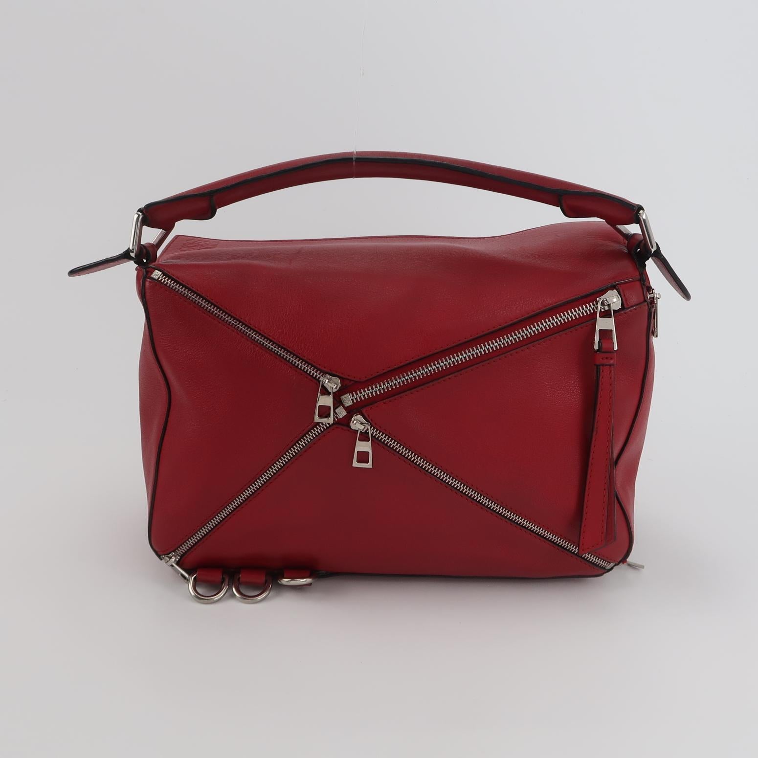 Donna Loewe Puzzle Borsa media in pelle rossa con cerniera a tracolla in vendita