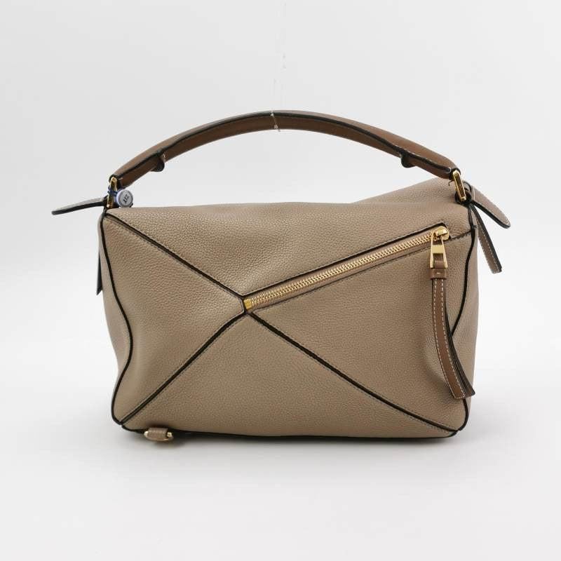 Loewe Puzzle Medium Sand Beige Calfskin Leather Bag Brown Strap In Good Condition For Sale In AUBERVILLIERS, FR