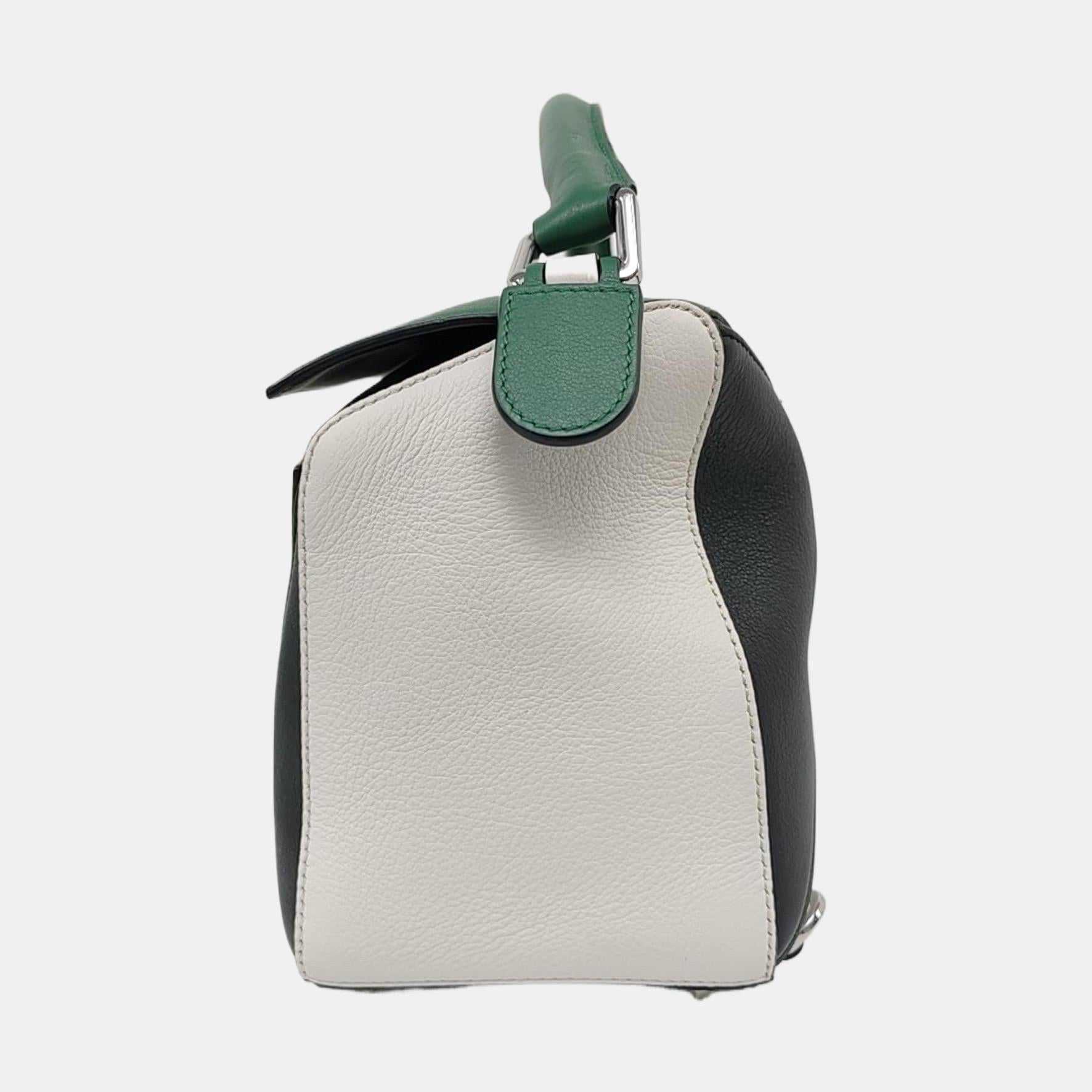 Loewe Puzzle Medium Tricolor Green Black White Calfskin Leather Bag Pour femmes en vente