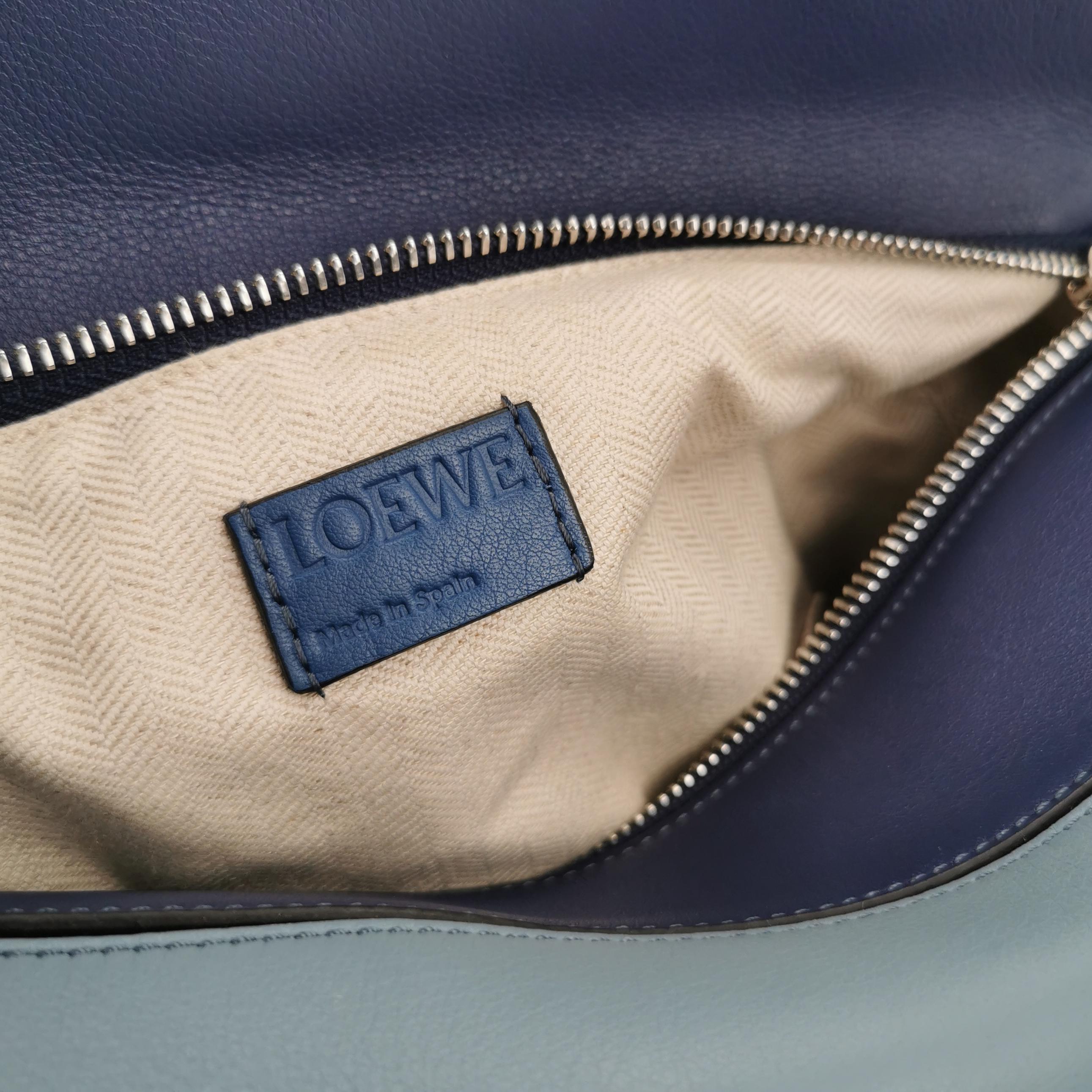 Loewe Puzzle Medium Tricolor Navy Sac en cuir en vente 2