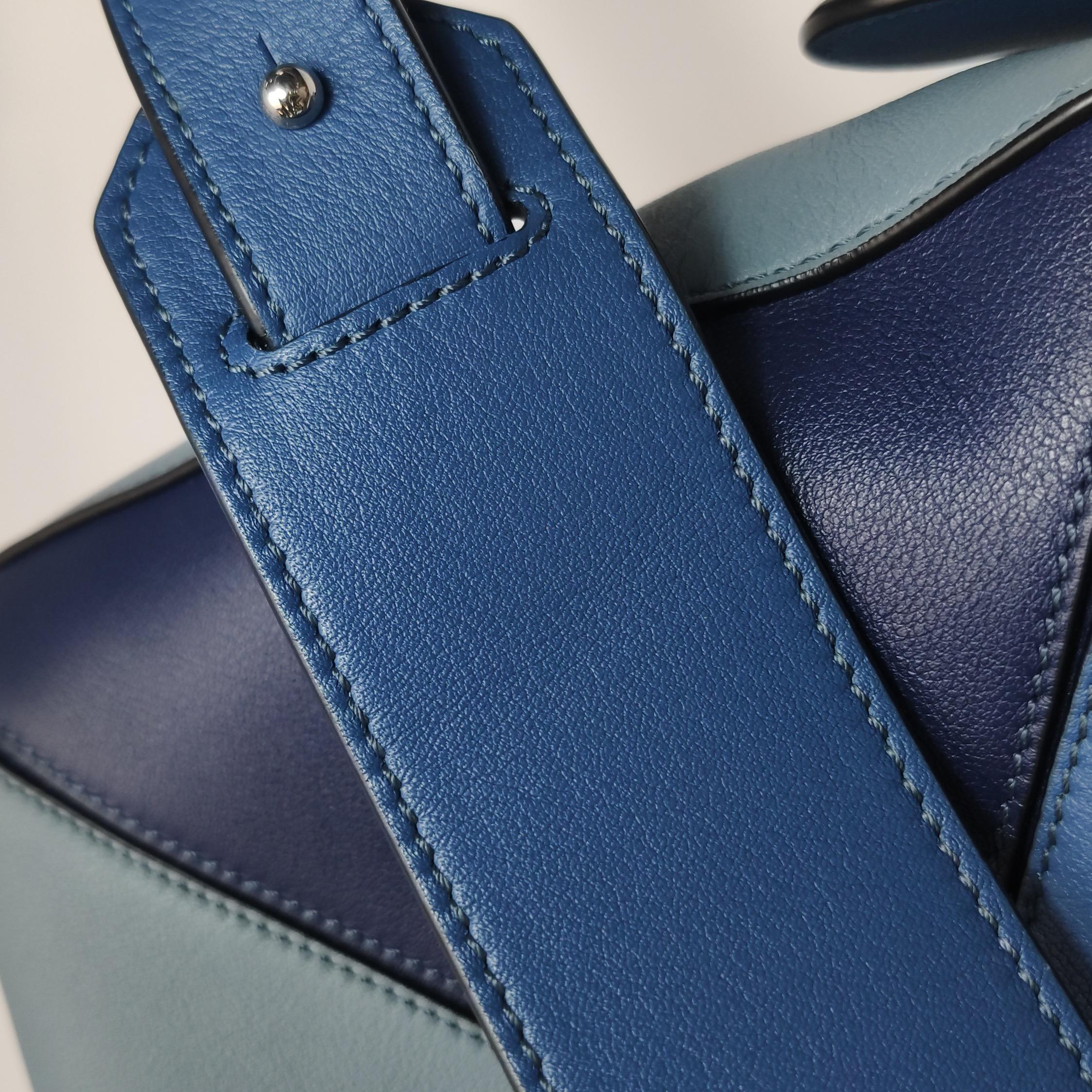Loewe Puzzle Medium Tricolor Navy Sac en cuir en vente 3