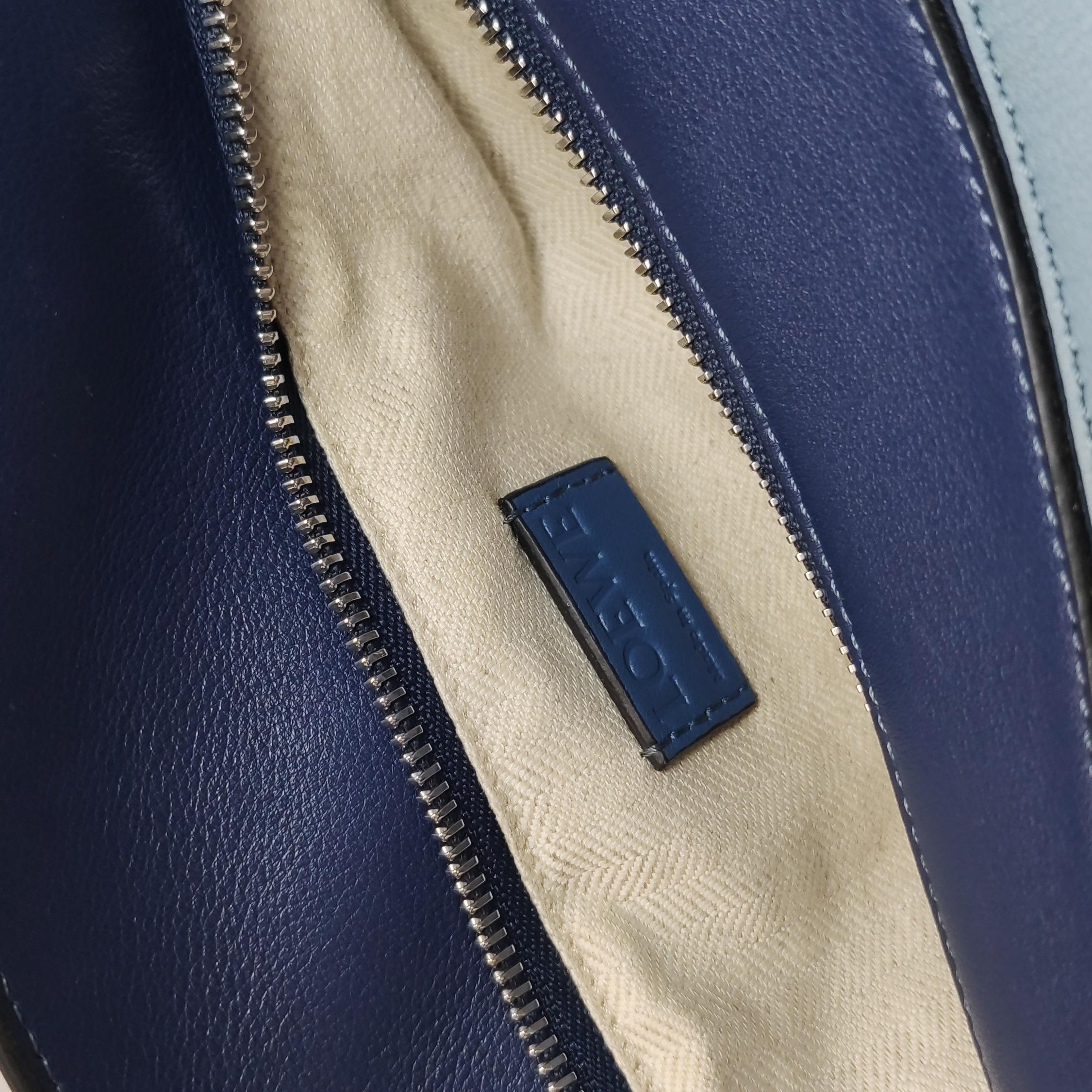 Loewe Puzzle Medium Tricolor Navy Sac en cuir en vente 4