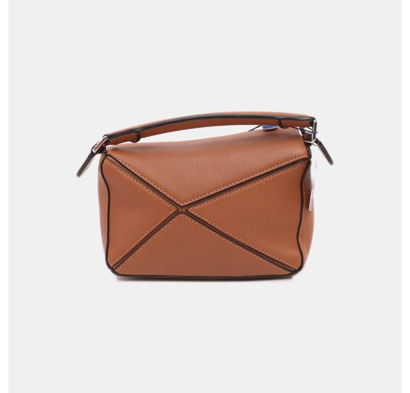 Loewe Puzzle Mini Caramel Tan Calfskin Leather Crossbody Bag In Excellent Condition For Sale In AUBERVILLIERS, FR