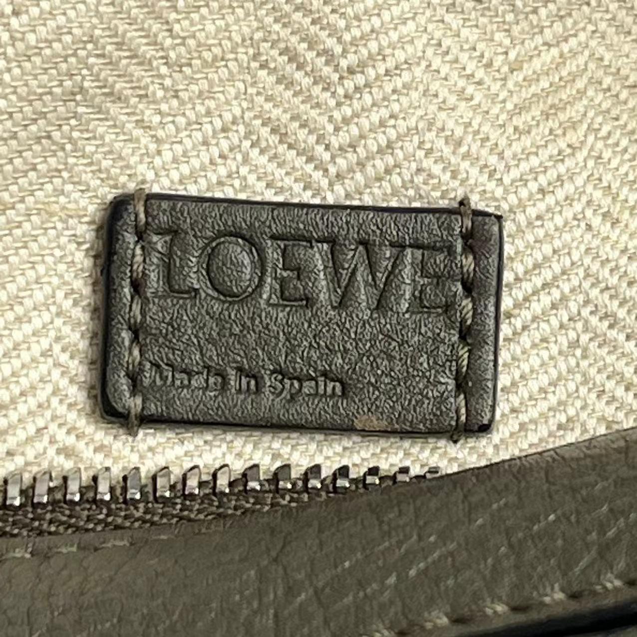 Loewe Puzzle Mini Olive Green Sac à bandoulière en cuir de veau en vente 13