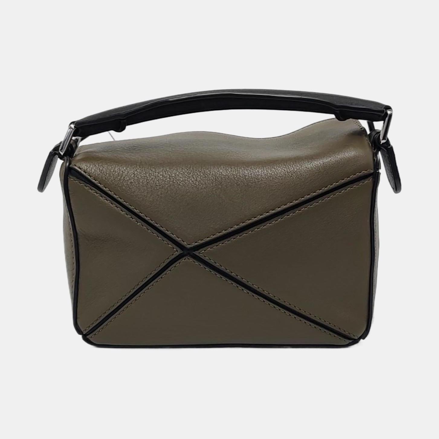 Nero Loewe Puzzle Mini Borsa a tracolla in pelle di vitello Herbarium verde oliva in vendita