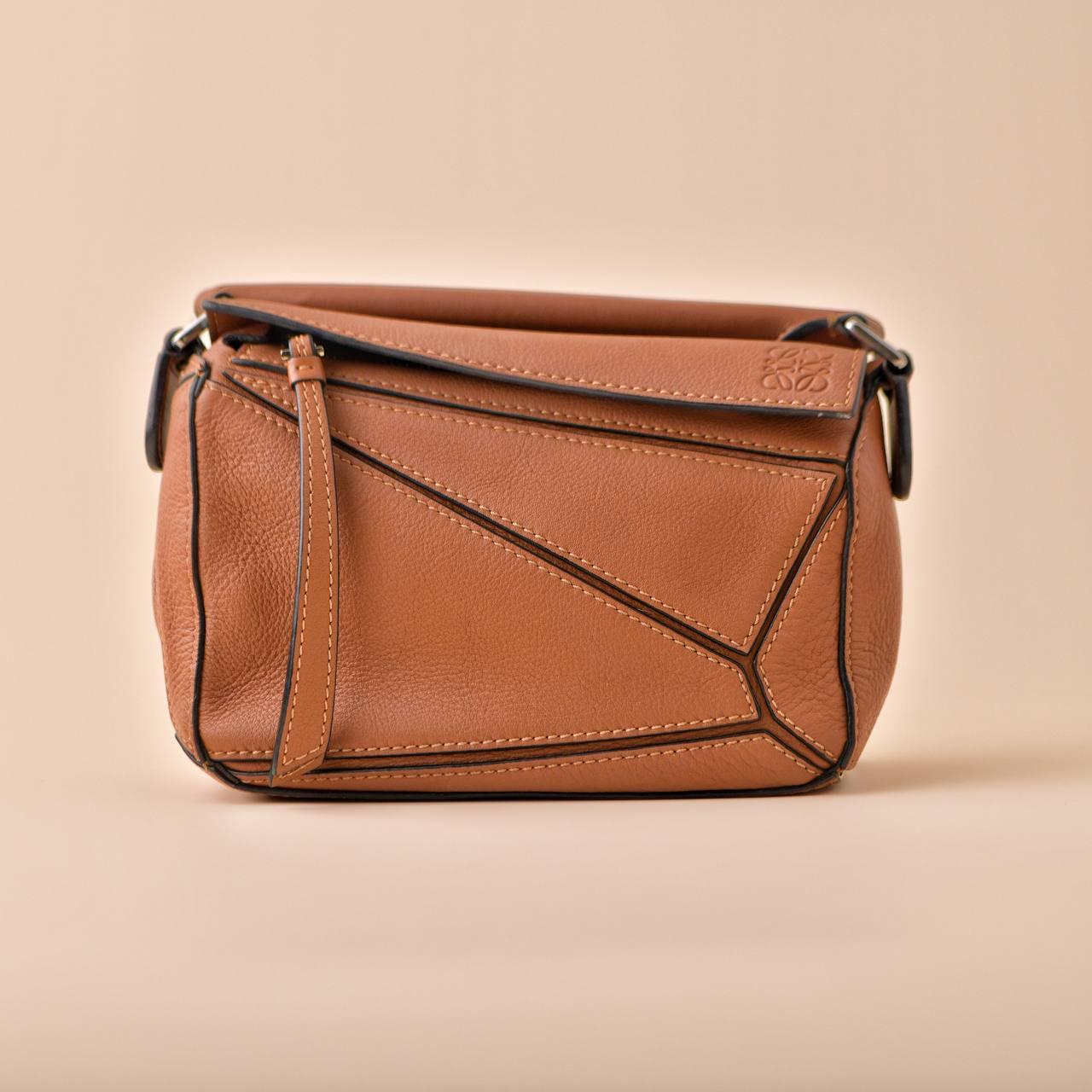Loewe Puzzle Mini Tan Leather Shoulder Crossbody Bag In Excellent Condition For Sale In Banbury, GB