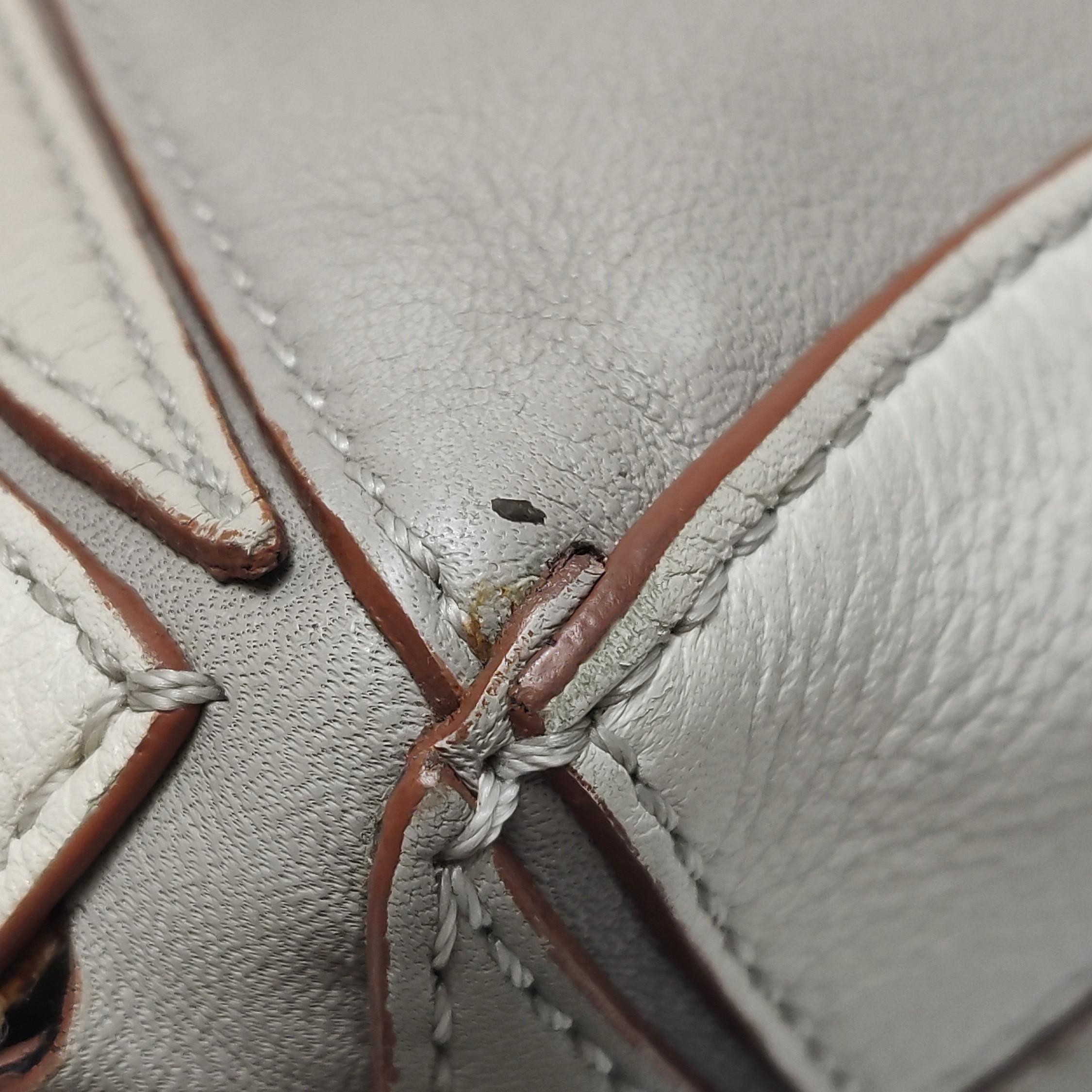 Loewe Puzzle Mini Tricolor Gris Sac à bandoulière en cuir de veau en vente 5