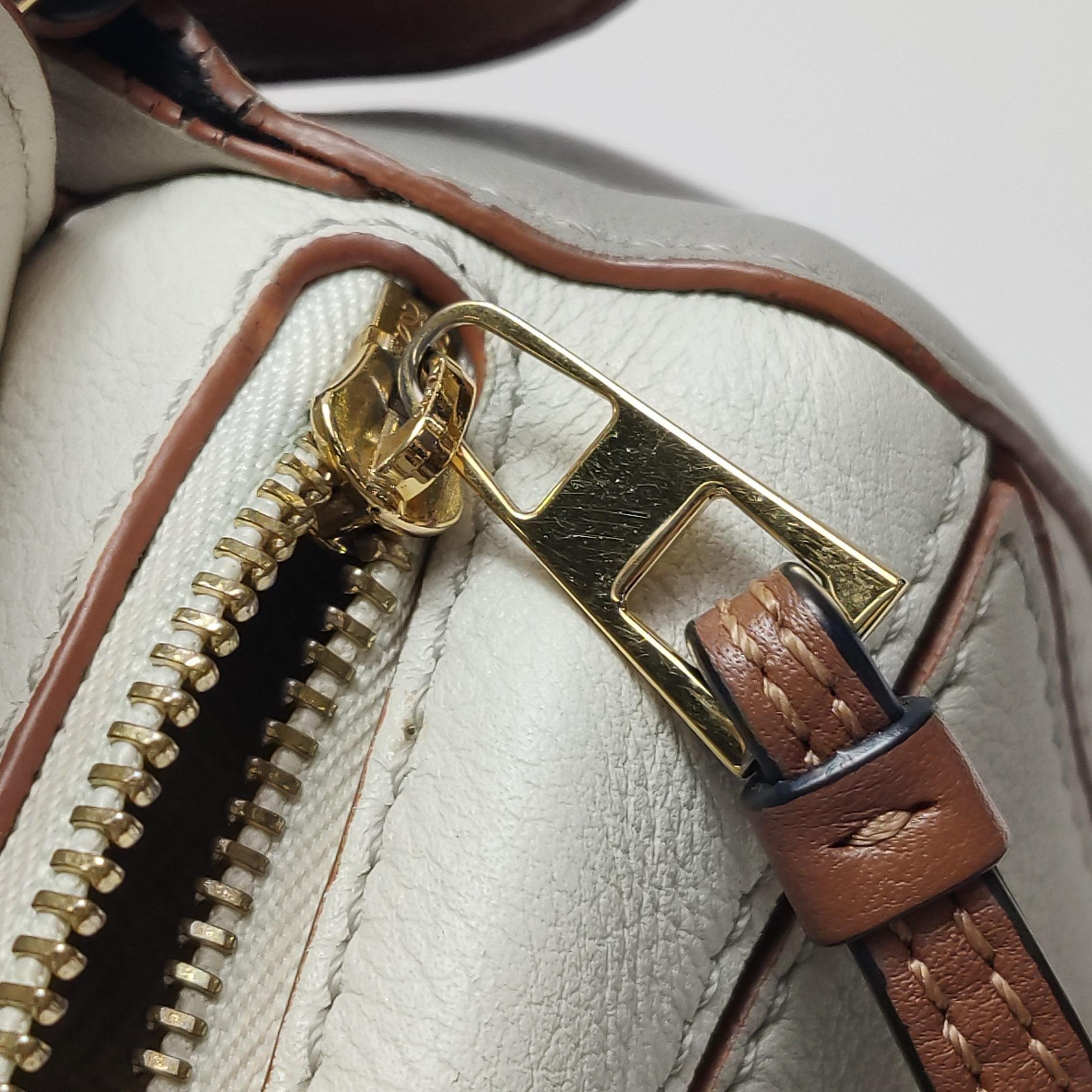 Loewe Puzzle Mini Tricolor Gris Sac à bandoulière en cuir de veau en vente 7