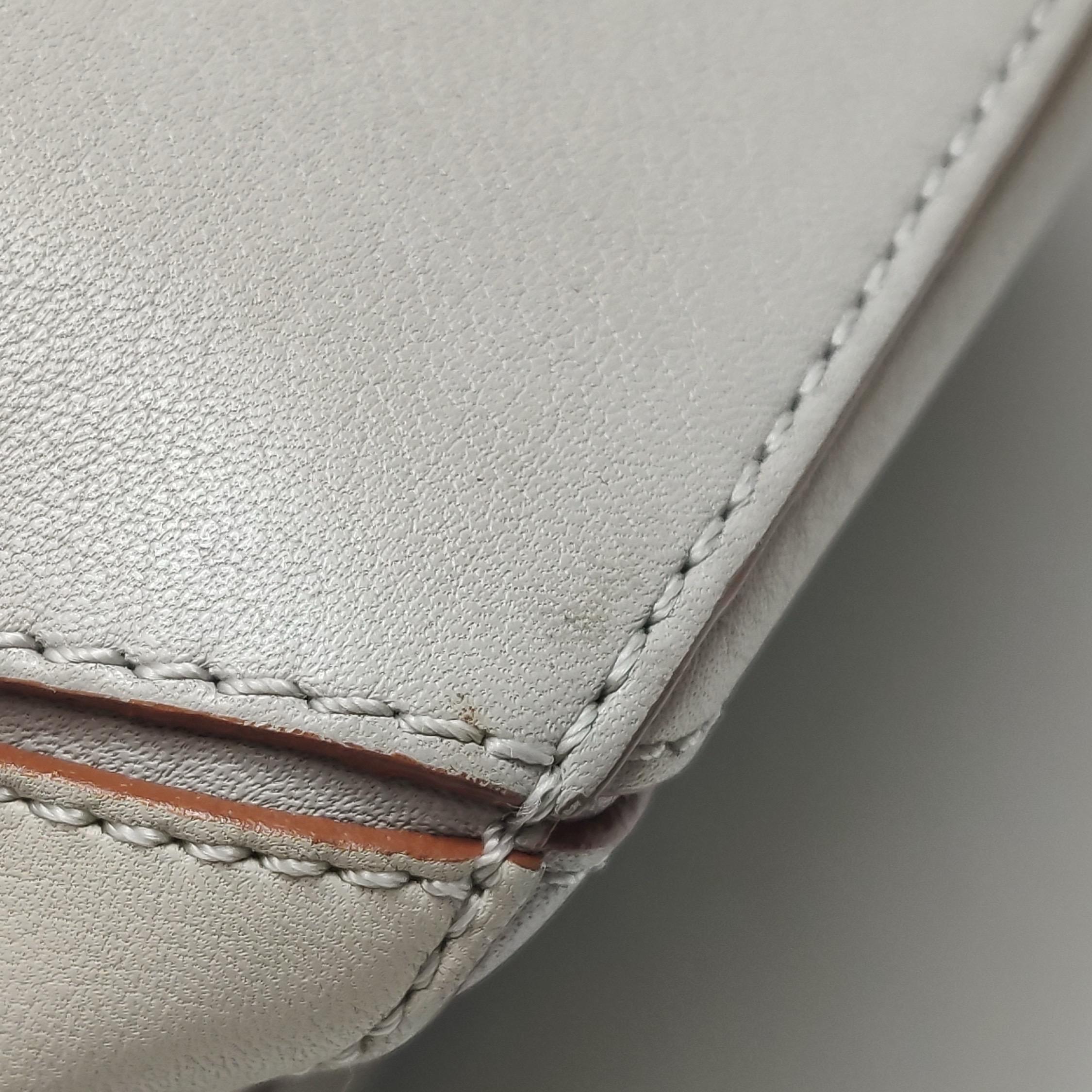 Loewe Puzzle Mini Tricolor Gris Sac à bandoulière en cuir de veau en vente 13
