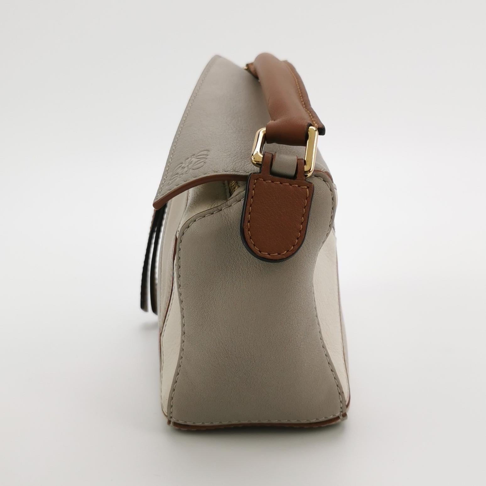 Loewe Puzzle Mini Tricolor Gris Sac à bandoulière en cuir de veau Bon état - En vente à AUBERVILLIERS, FR