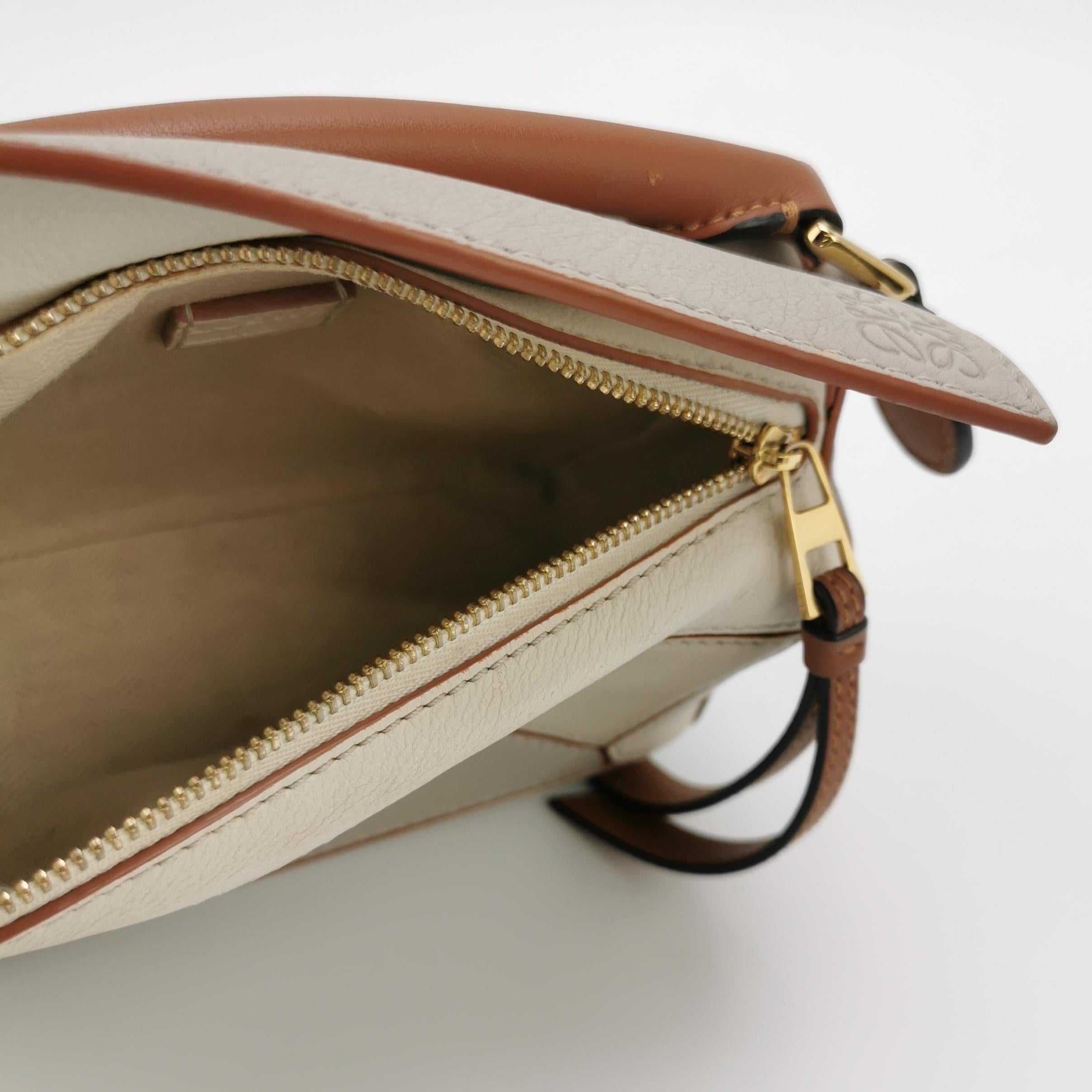 Loewe Puzzle Mini Tricolor Gris Sac à bandoulière en cuir de veau en vente 2