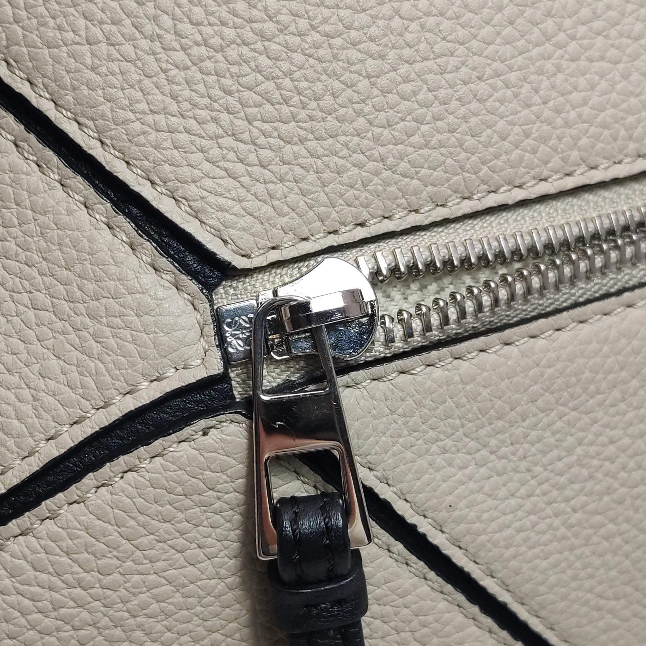 Loewe Puzzle Small Beige Herbarium Holiday Collection'S in pelle di vitello Crossbody in vendita 10