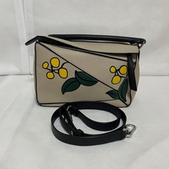 Loewe Puzzle Klein Beige Herbarium Holiday Collection Kalbsleder Crossbody