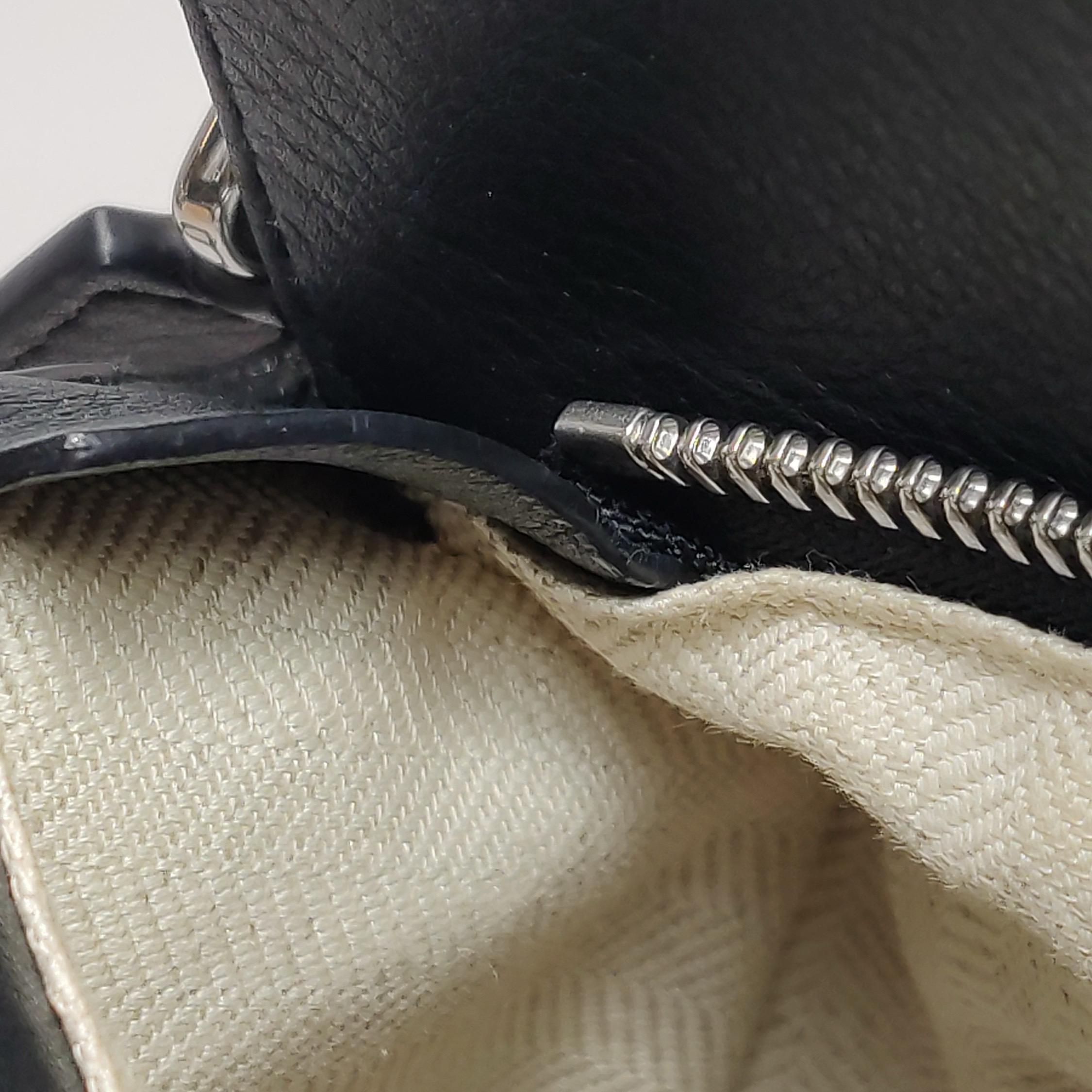 Loewe Puzzle Small Black Grained Leather White Logo en vente 13