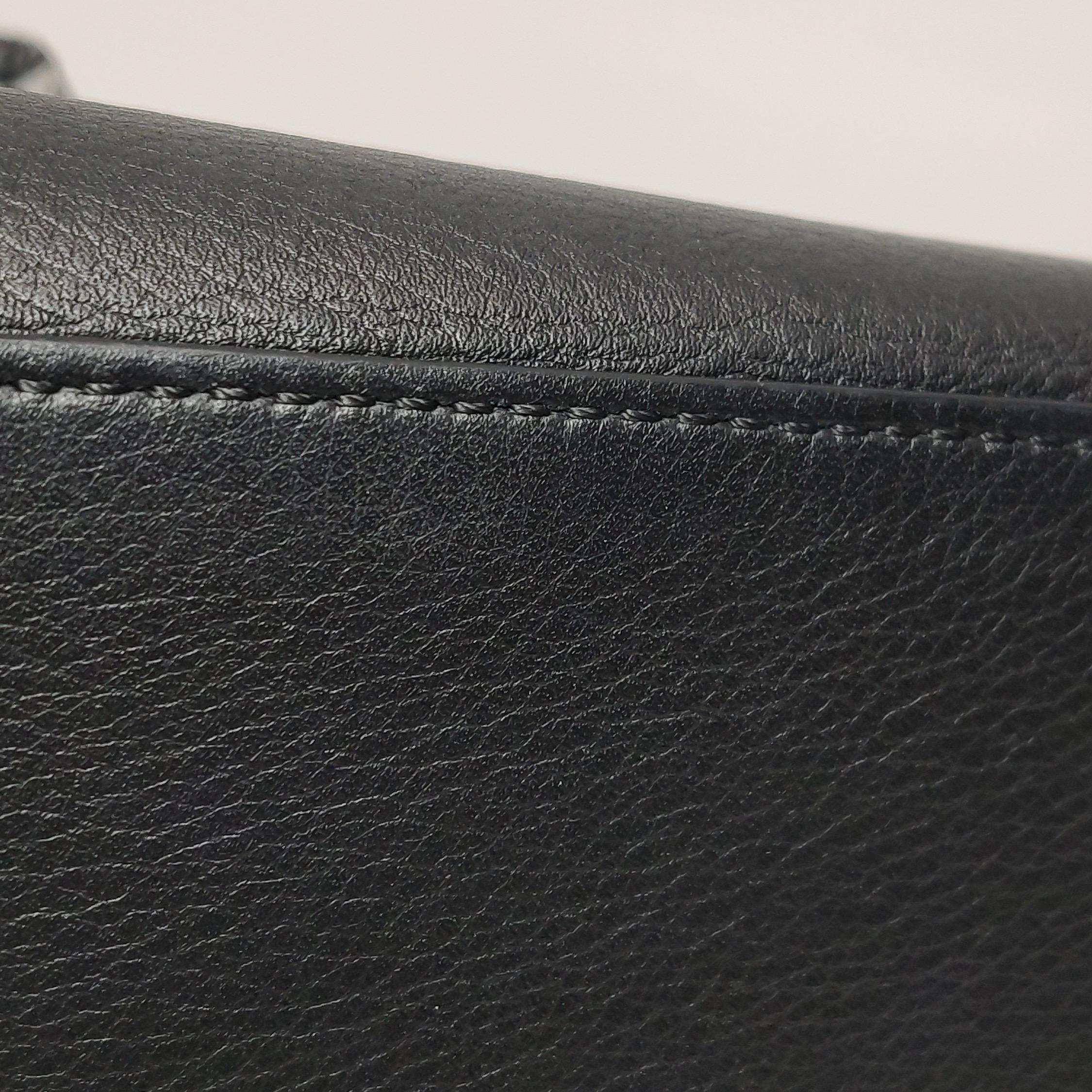 Loewe Puzzle Small Black Grained Leather White Logo en vente 15