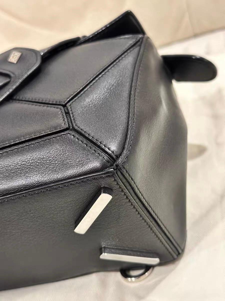Loewe Puzzle Small Black Smooth Leather White Logo With Metal Feet 2016 en vente 6
